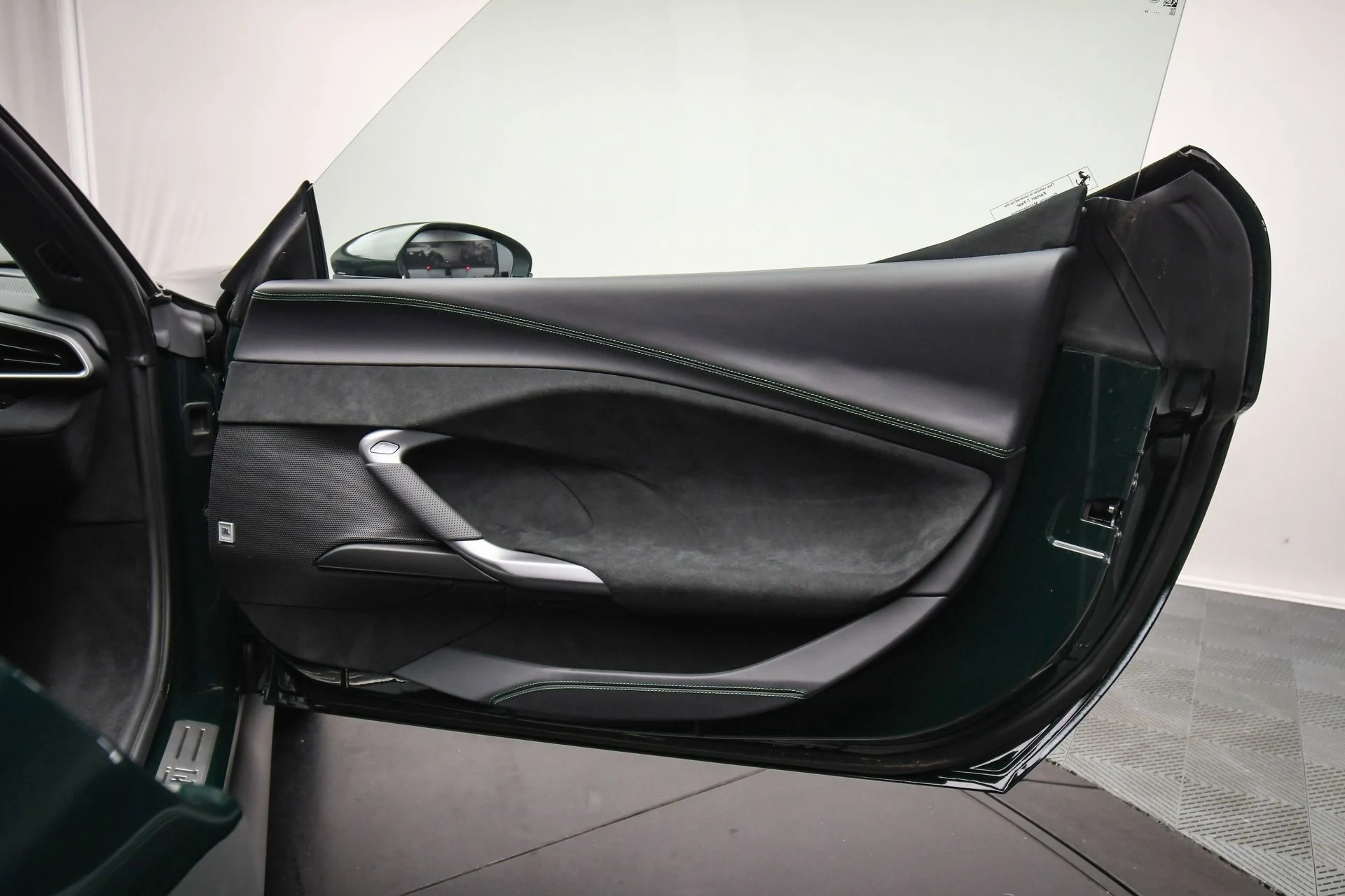 mph050_664848710_2517b19af972412aa2e834a66c26aa34_0bb23b3bf7