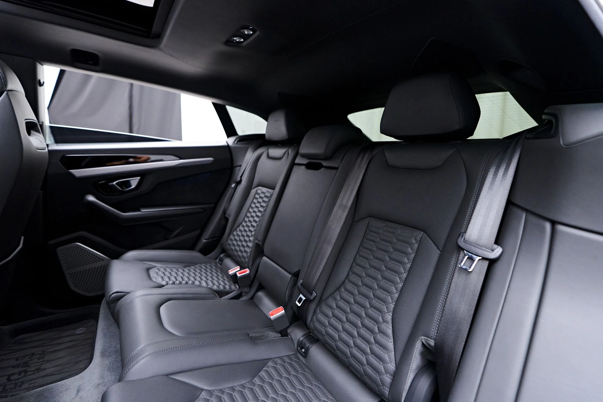 mph050_6661357_Used_2020_Lamborghini_Urus_Base_1754965756_c76e1a9e34