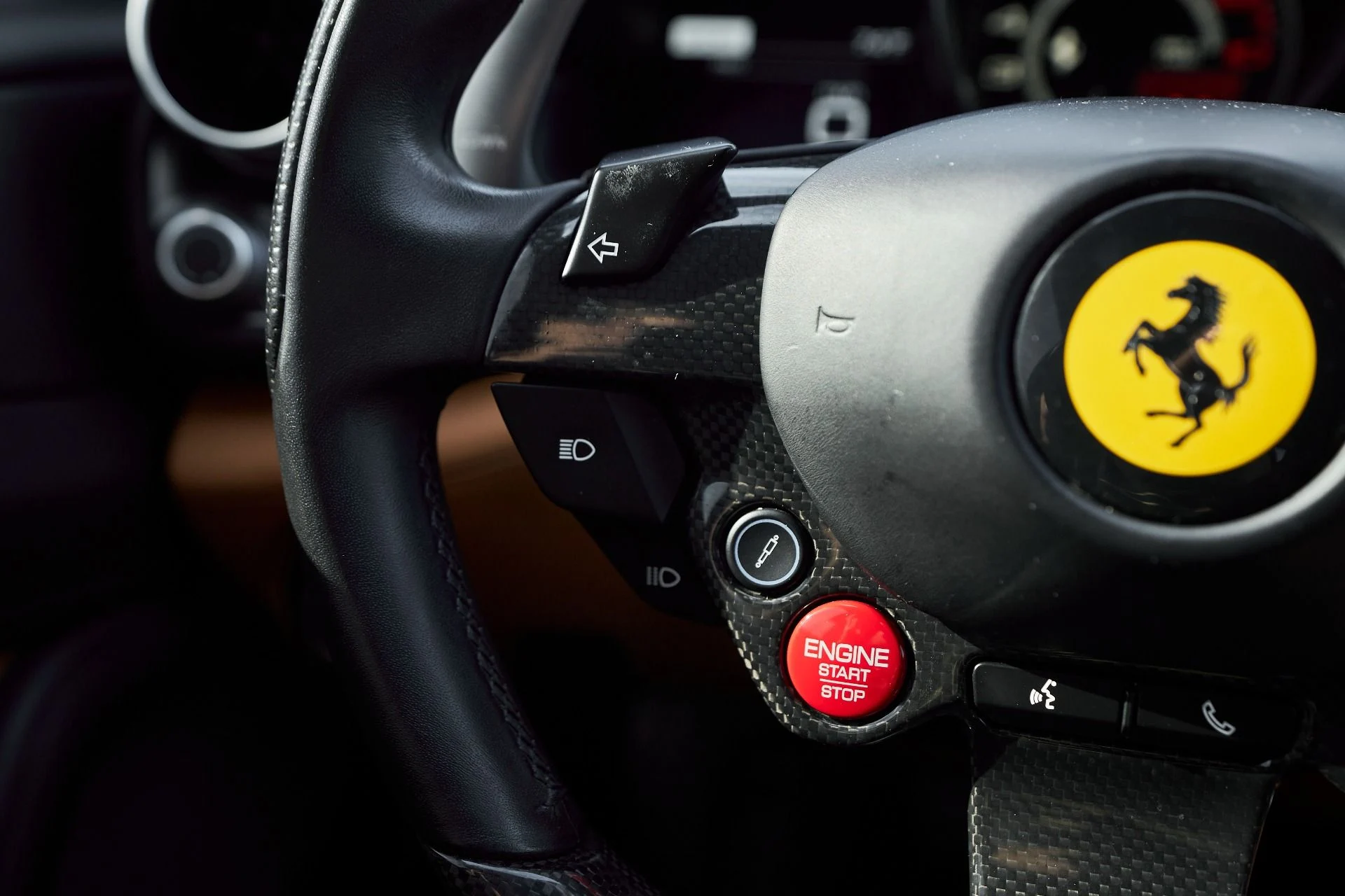 mph050_667471573_Used_2018_Ferrari_GTC_4_Lusso_V12_1764210207_d3968a3a74