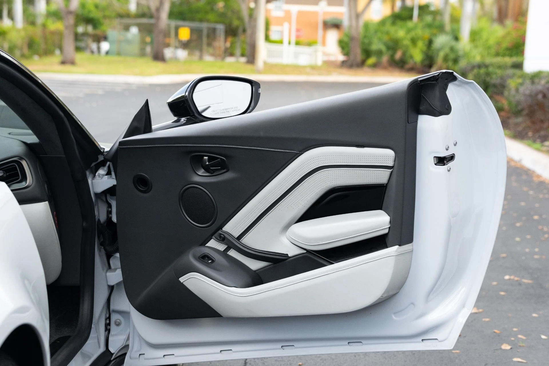 mph050_67853917_Used_2023_Aston_Martin_Vantage_V8_1773336980_7191f40d70