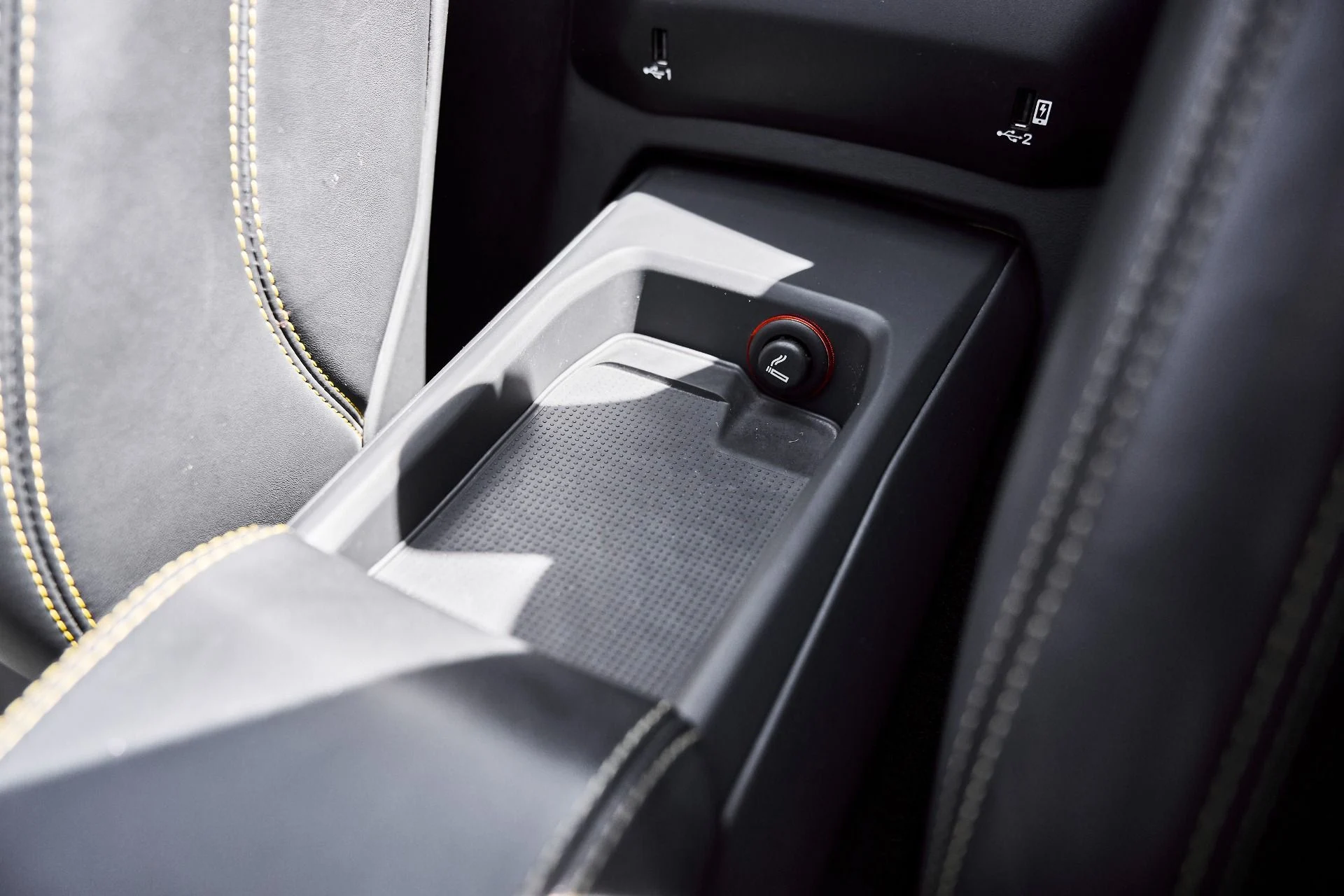 mph050_695260908_Used_2023_Lamborghini_Huracan_EVO_Base_1776733462_6d5d06e600