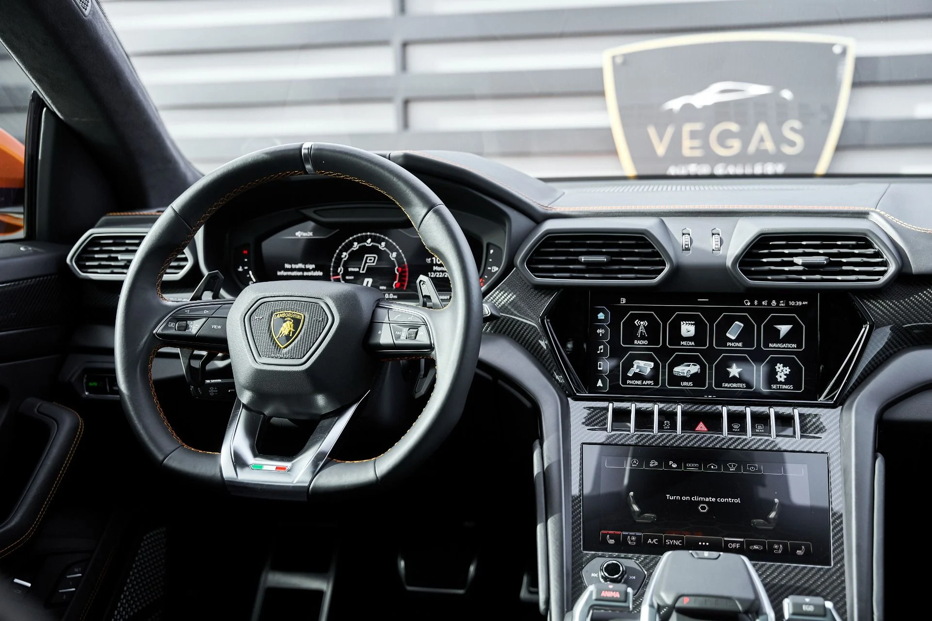 mph050_707797491_Used_2022_Lamborghini_Urus_1766457436_e7ad2cf2d9