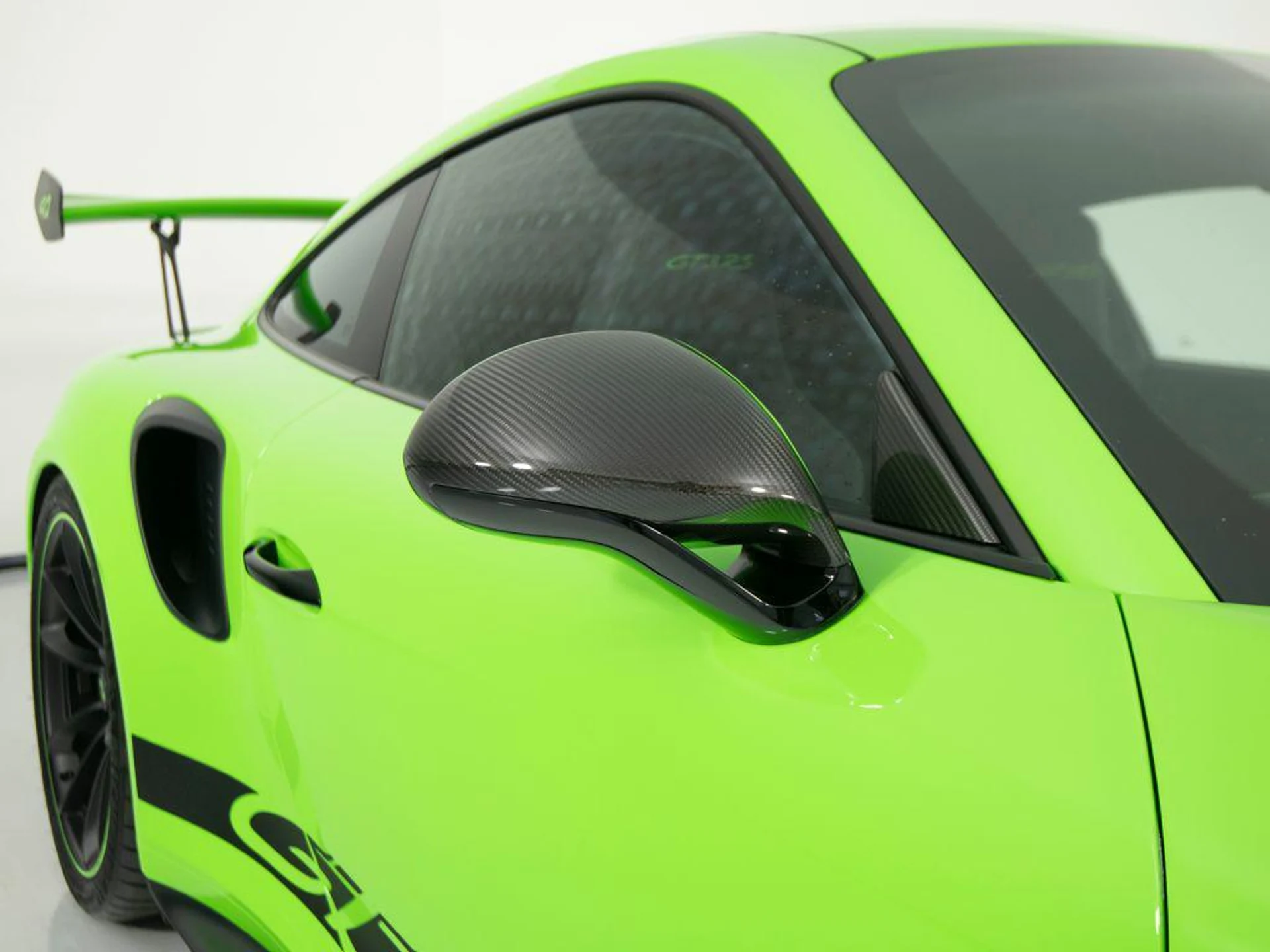 mph050_711454627_Pn_AZJ_NI_Fcoe_W46jc_NXM_1_R_Jll_Tg_e6022793a4