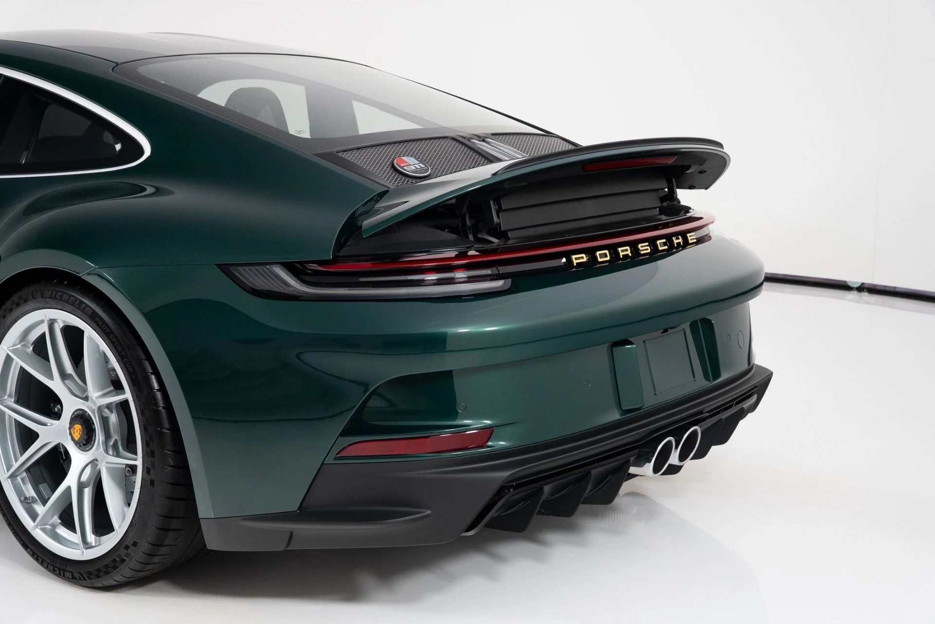 mph050_719082774_Used_2024_Porsche_911_ST_1755542822_be717700fe