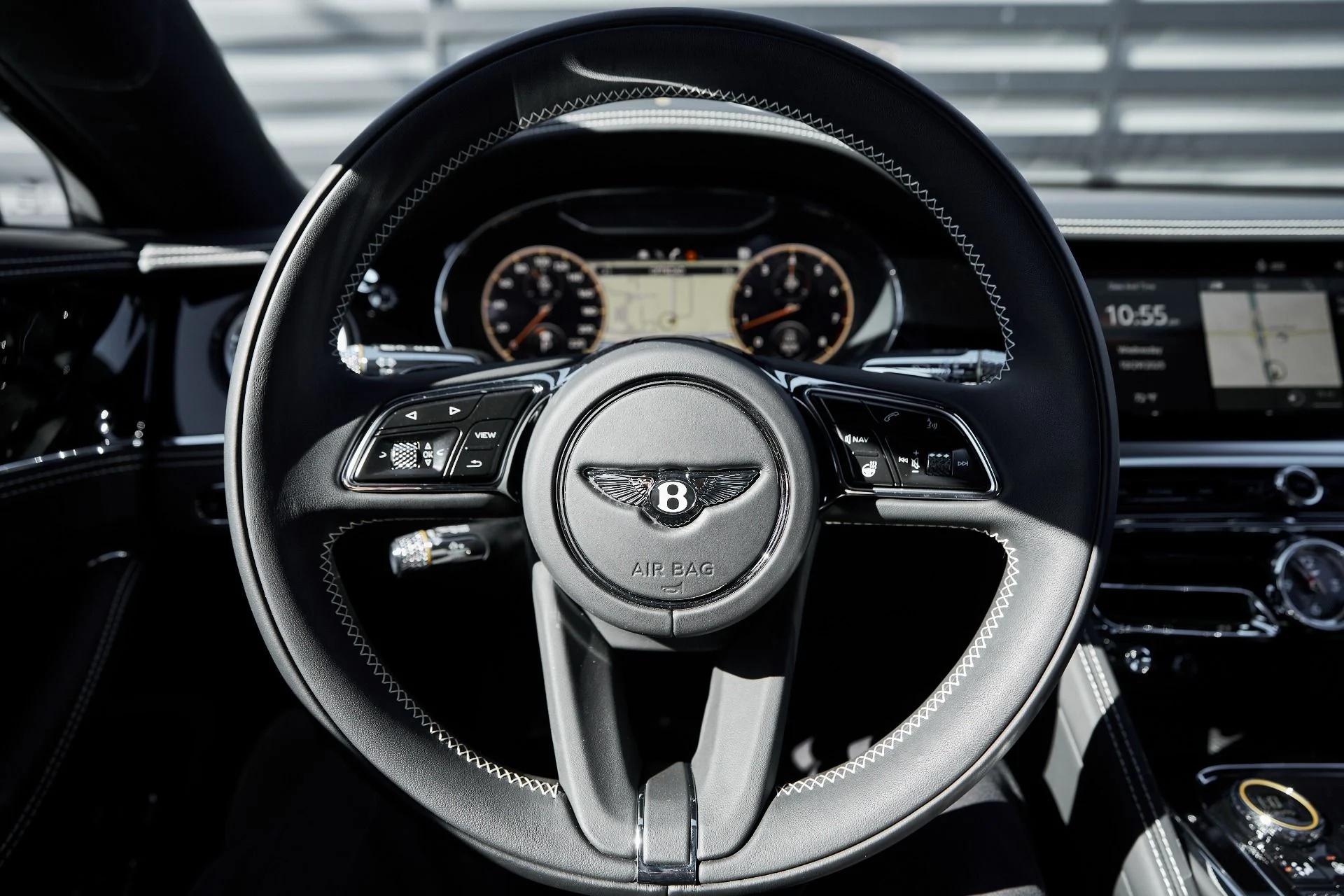 mph050_725393680_Used_2024_Bentley_Flying_Spur_S_1761779957_74ecd53194