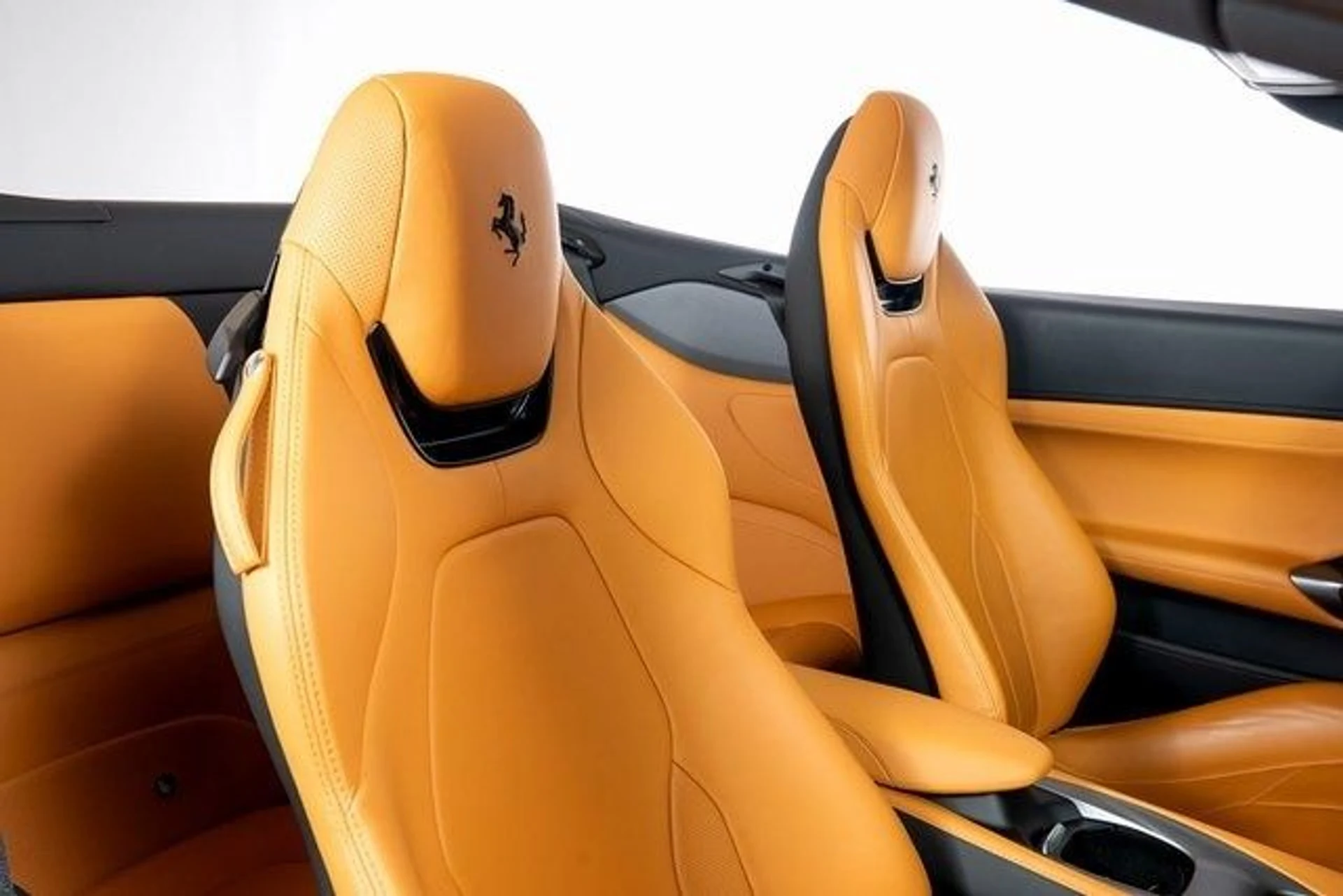 mph050_728368221_5ca2f9bc1d54212a50114d42e98772c5x_24e27a267a