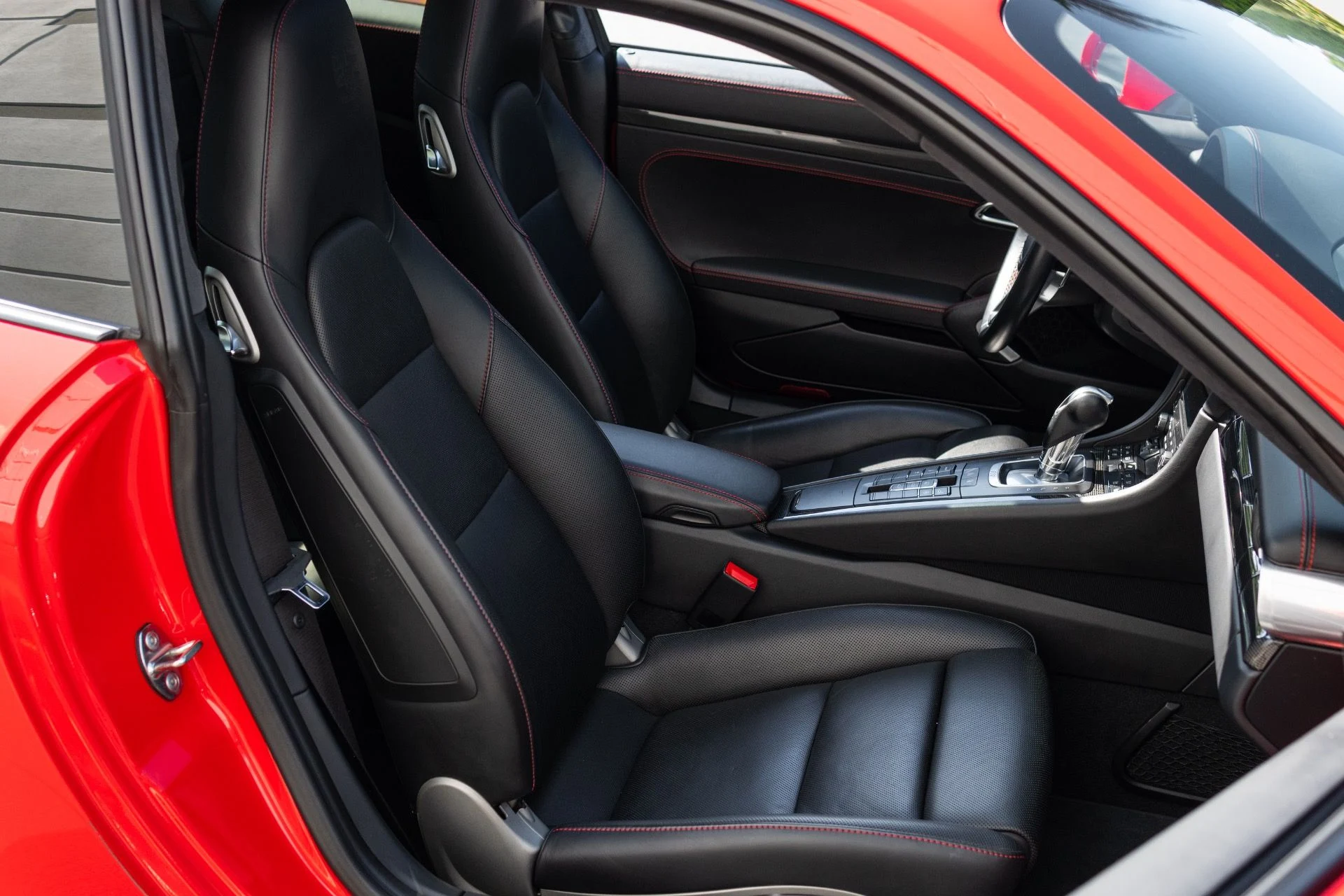 mph050_741379963_Used_2019_Porsche_911_Carrera_4_1772073420_347c328711