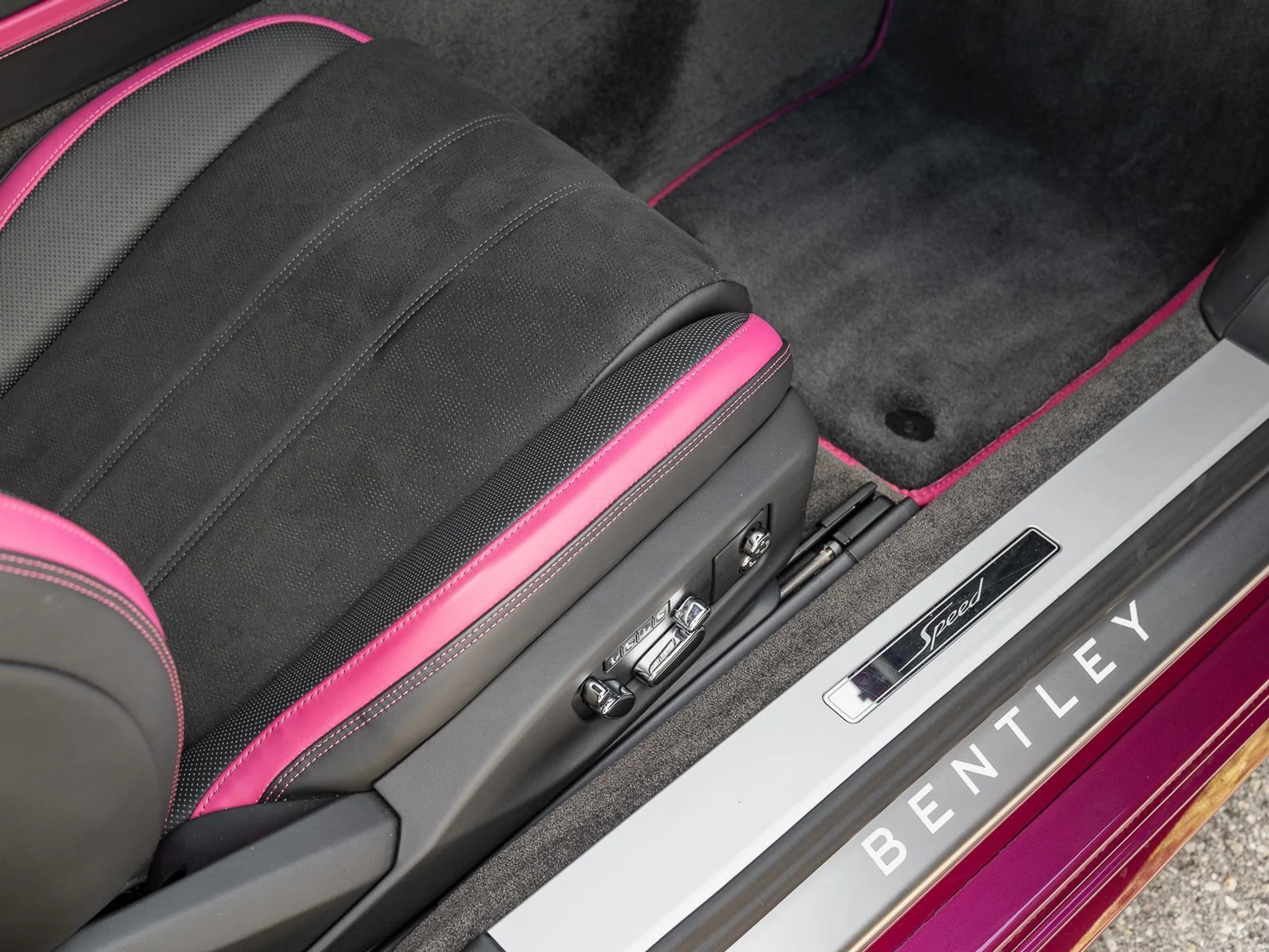 mph050_744554573_Used_2025_Bentley_Continental_GT_Speed_1779912173_5f258bc996
