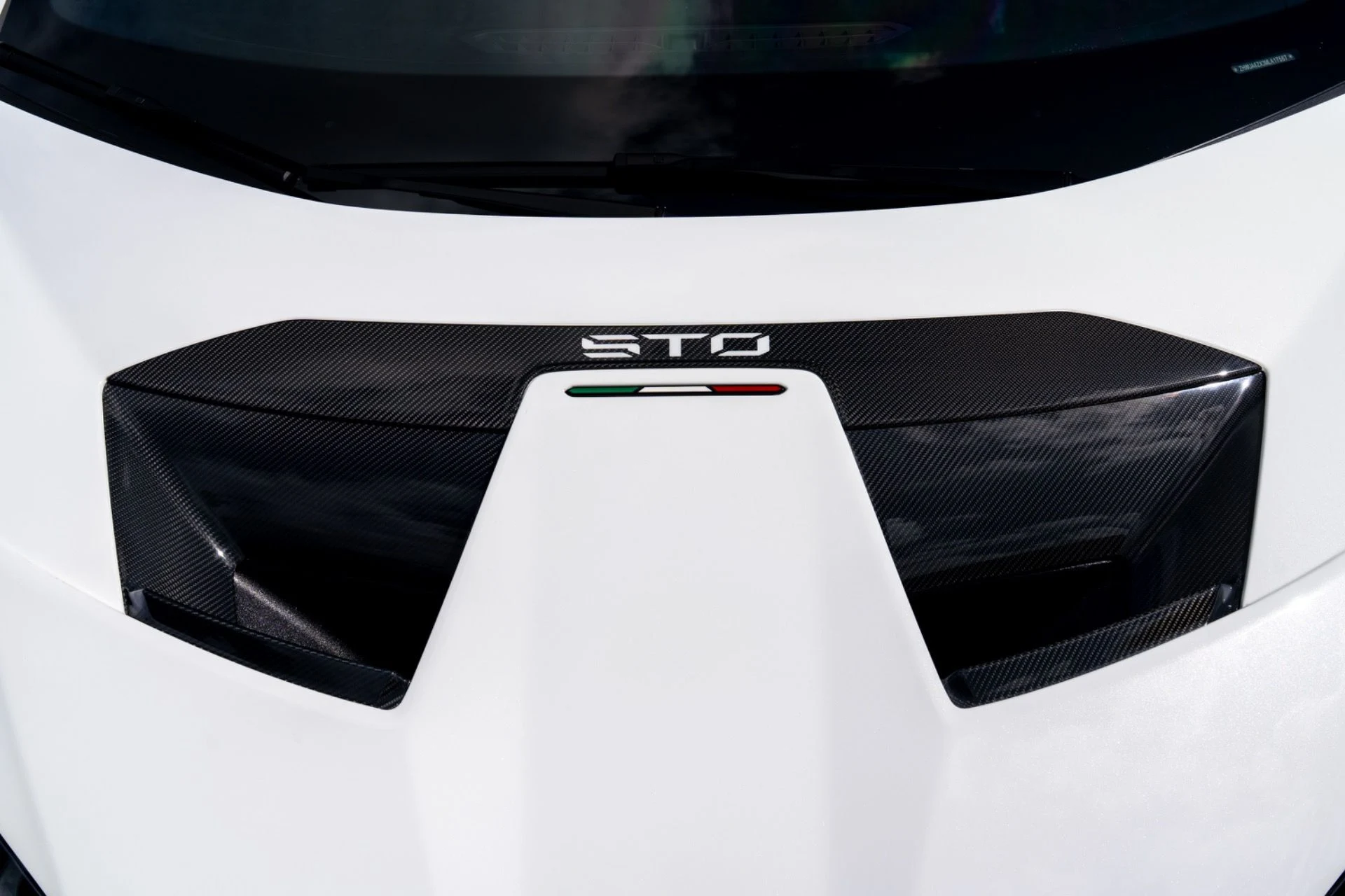 mph050_766786625_Used_2021_Lamborghini_Huracan_STO_1787070218_4055e4a15e