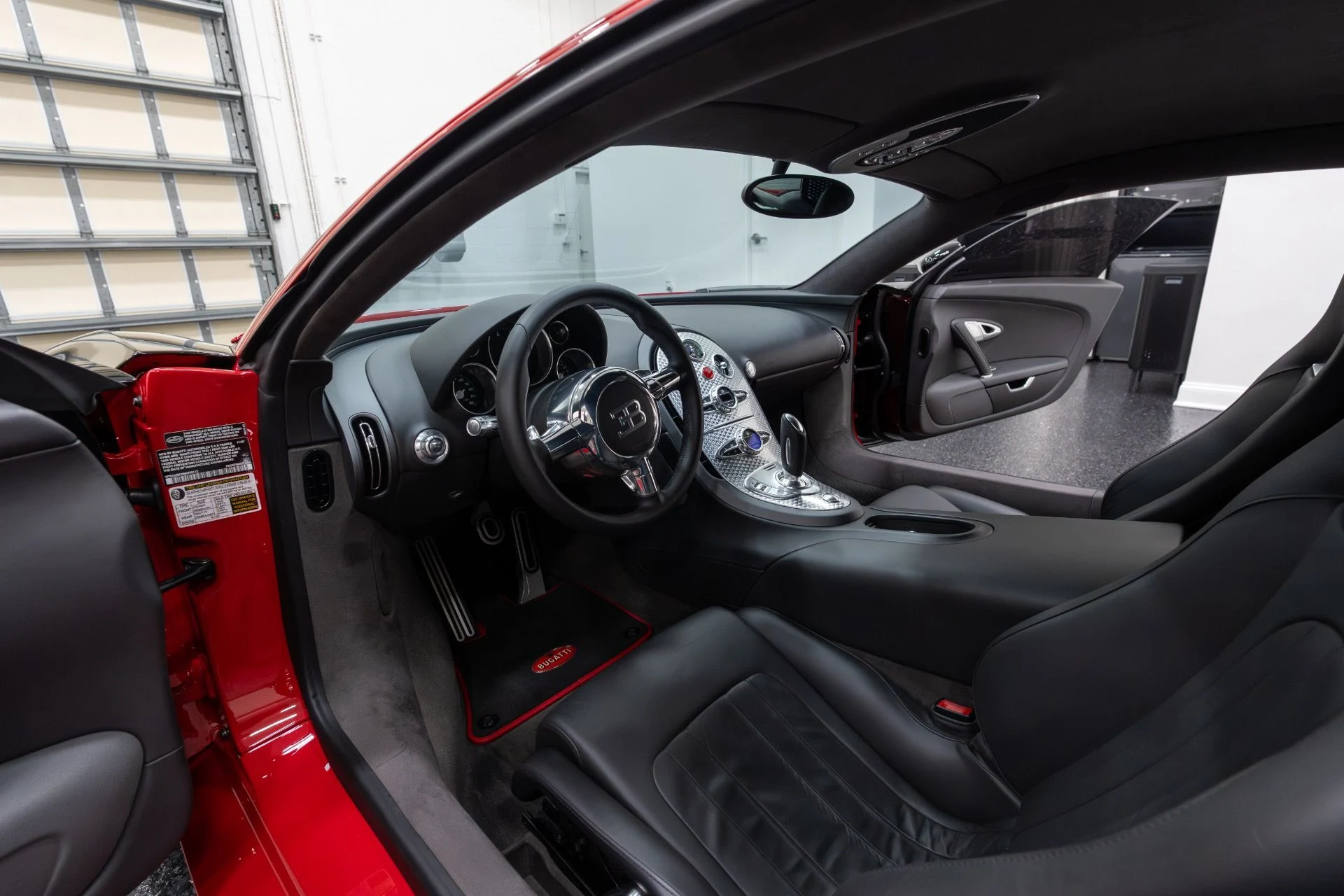 mph050_772976375_Used_2008_Bugatti_Veyron_164_1769463944_d8c66daecf