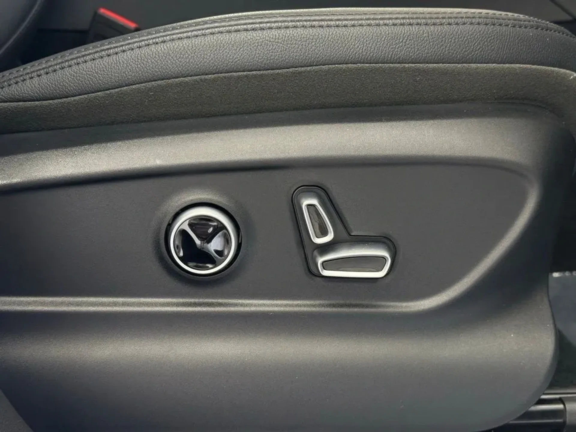 mph050_776820029_dompydaiqh5spok0wxe38144xo4c_4db1a53189