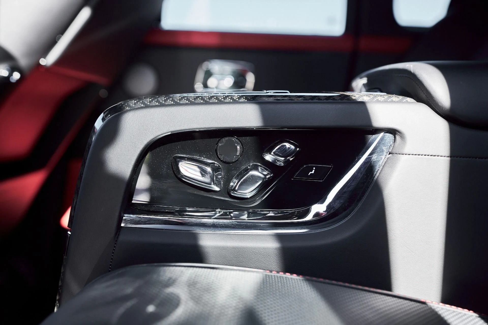 mph050_79435971_Used_2022_Rolls_Royce_Cullinan_Black_Badge_1764038788_3085475788