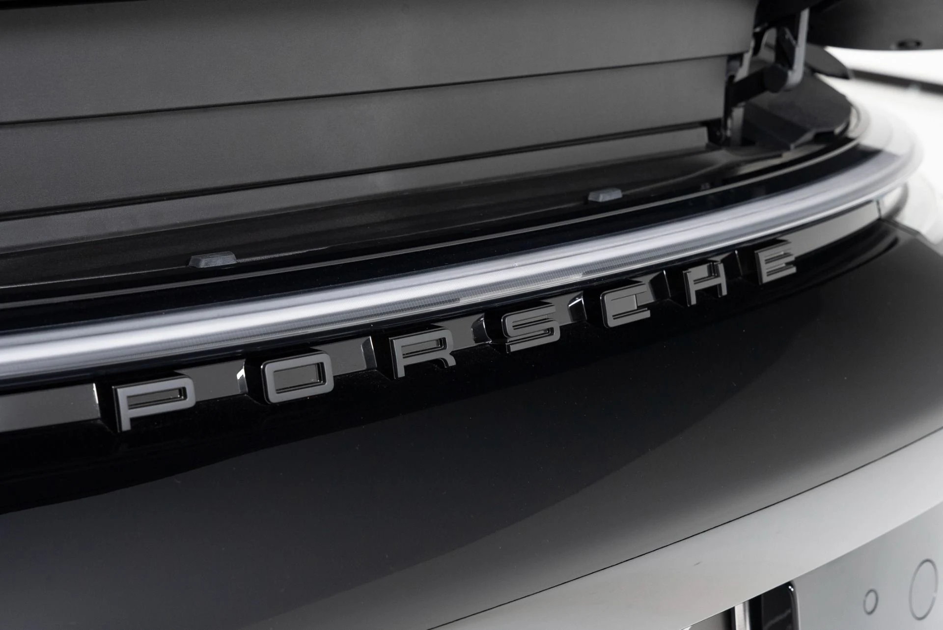 mph050_804109483_Used_2024_Porsche_911_GT_3_Touring_1750205341_d3ab47403b