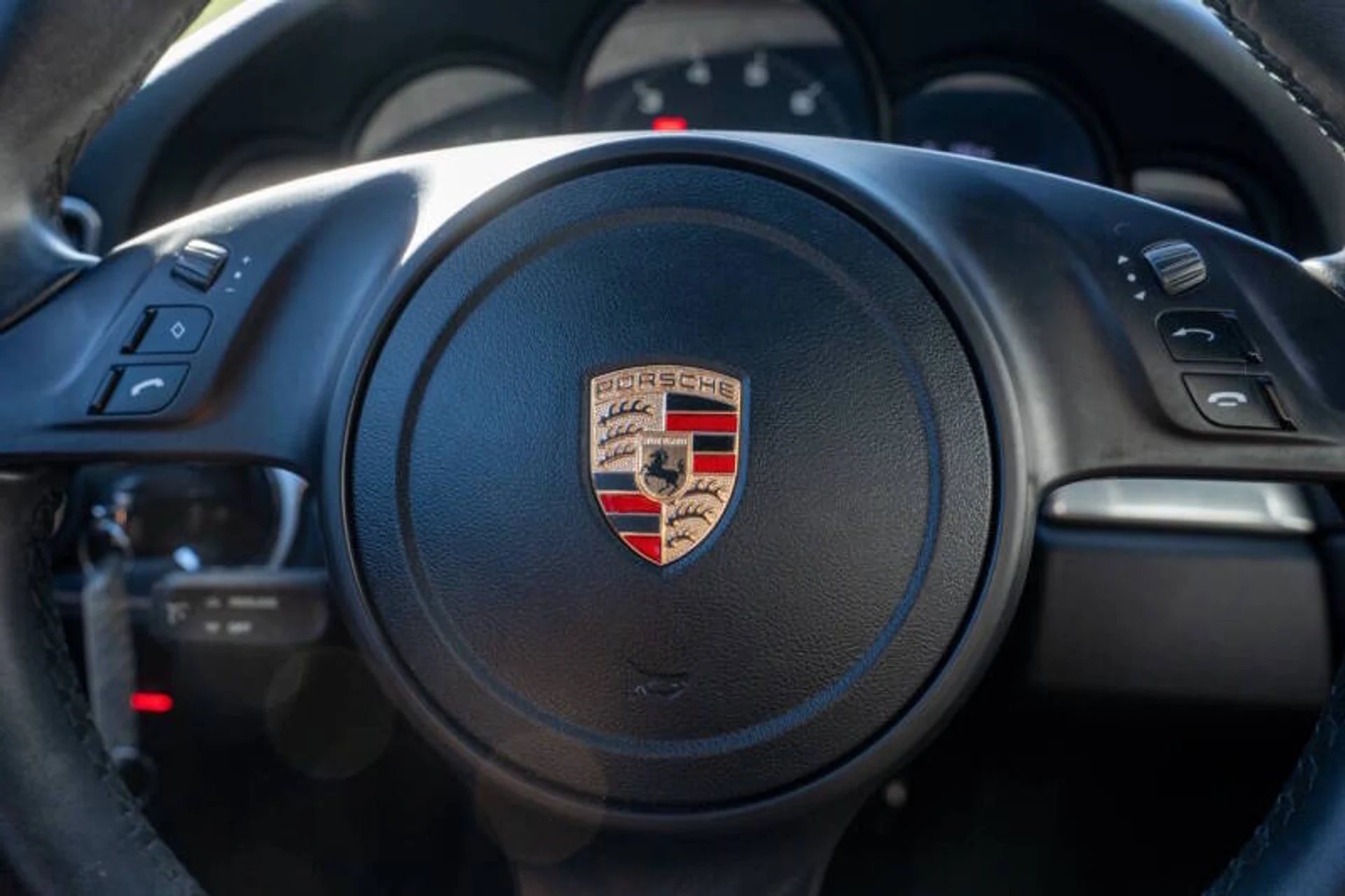 mph050_818714315_2013_porsche_911_carrera_2dr_coupe_8a7f346730