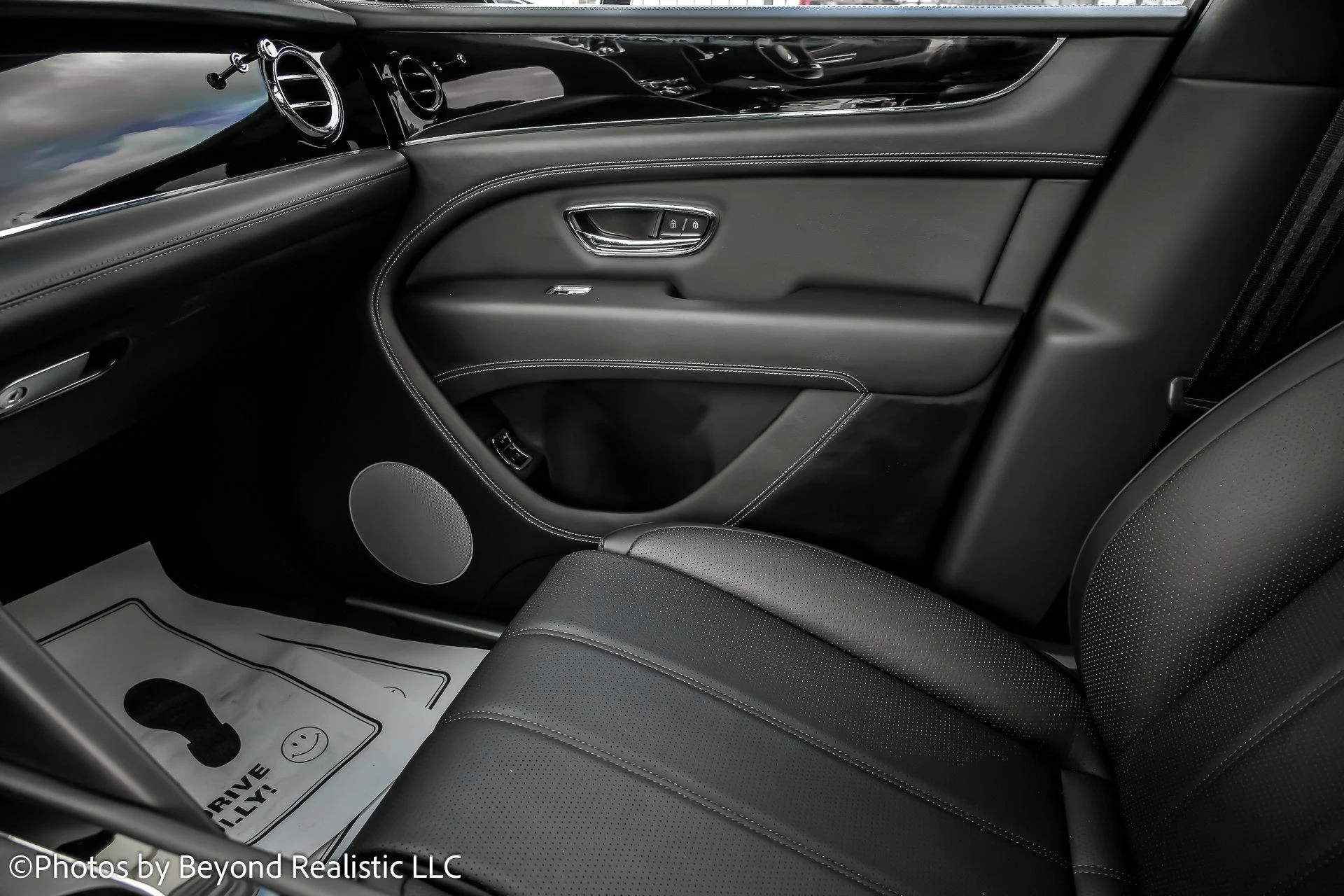 mph050_863464705_Used_2024_Bentley_Bentayga_Hybrid_1759997611_7f1c719b33