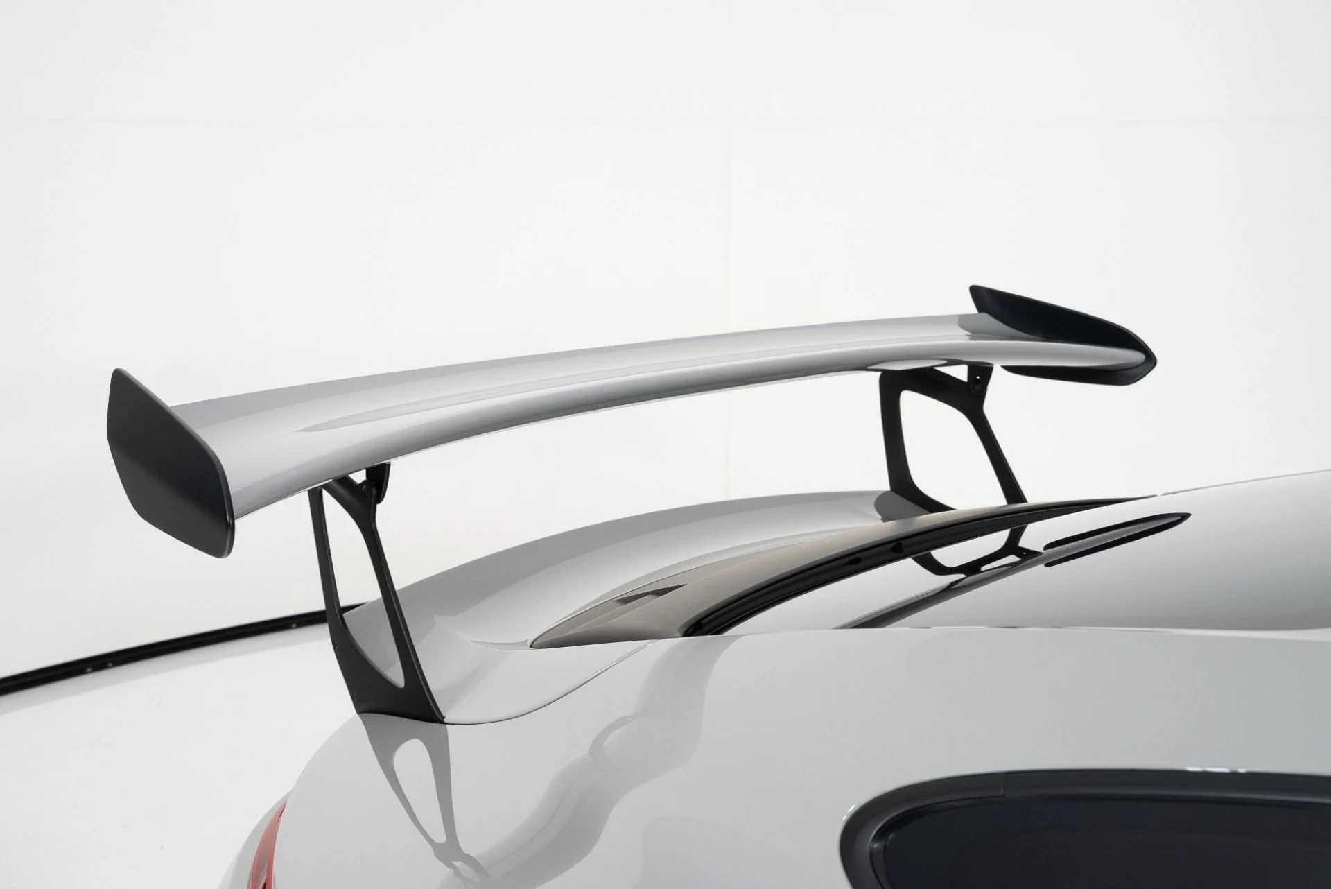 mph050_865859380_Used_2019_Porsche_911_GT_3_RS_1758126565_53a58c8281