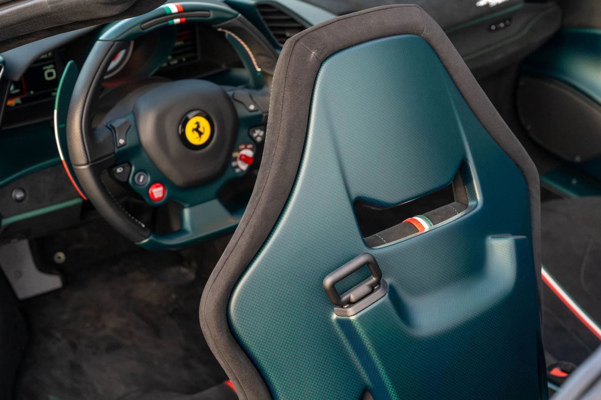 mph050_868532809_6bc8249d74c0443b98f8baa4a4865ac2_aec89d53f1