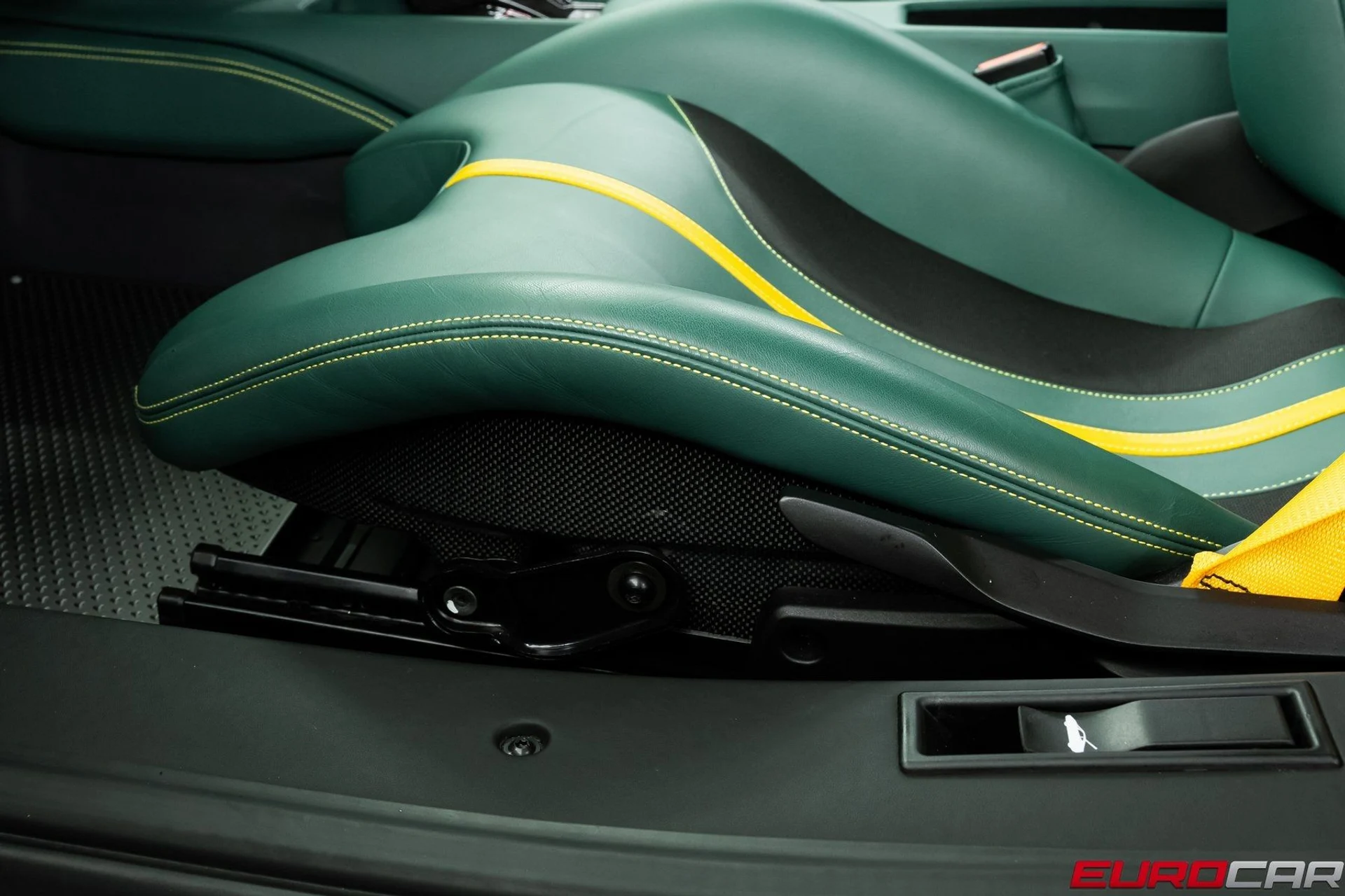 mph050_884015687_image_51_4cf6cafa9b