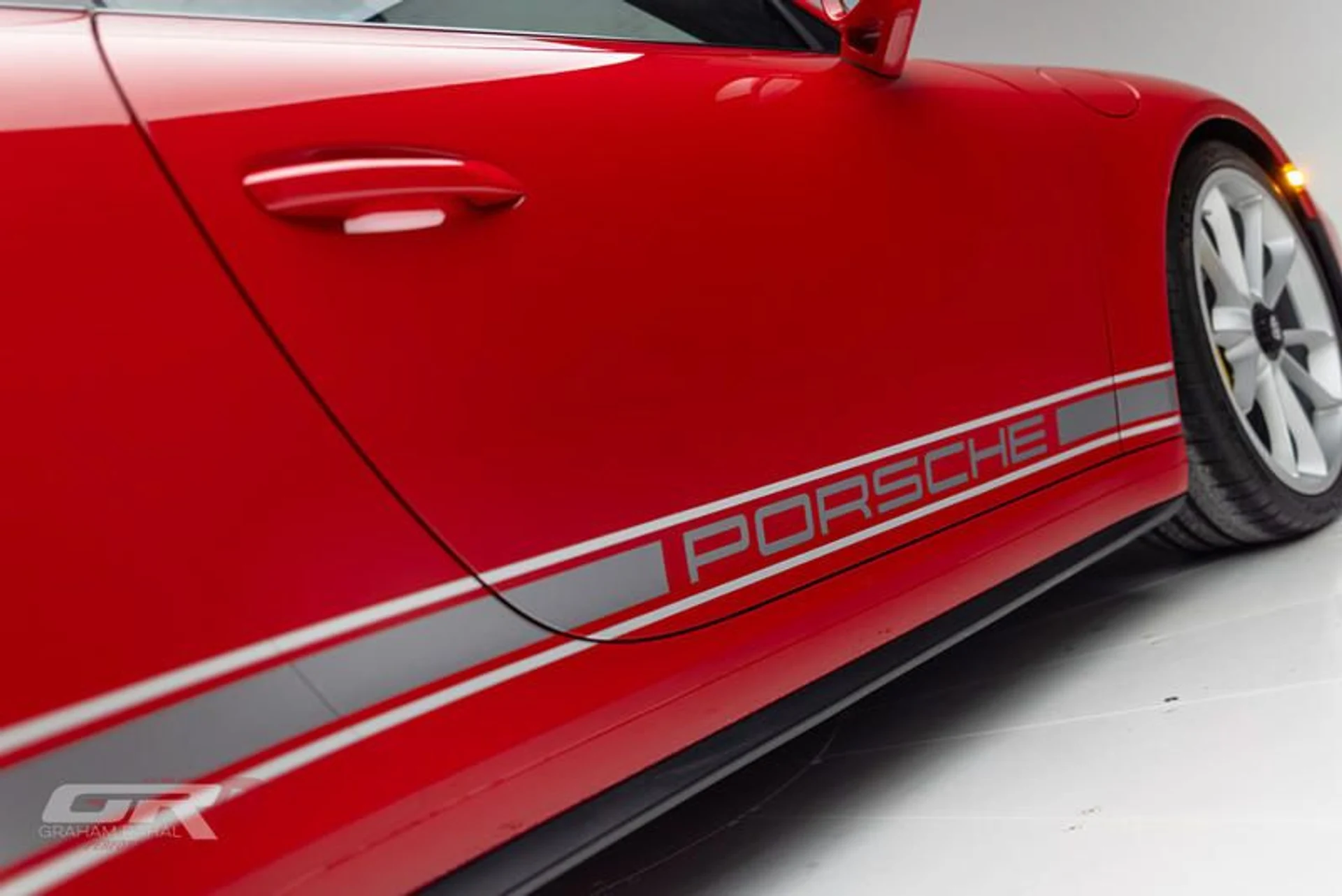 mph050_891810646_FC_052220_A679_4_A93_B7_BF_AE_2_A6_F2_F2_DF_9_3698c1201b