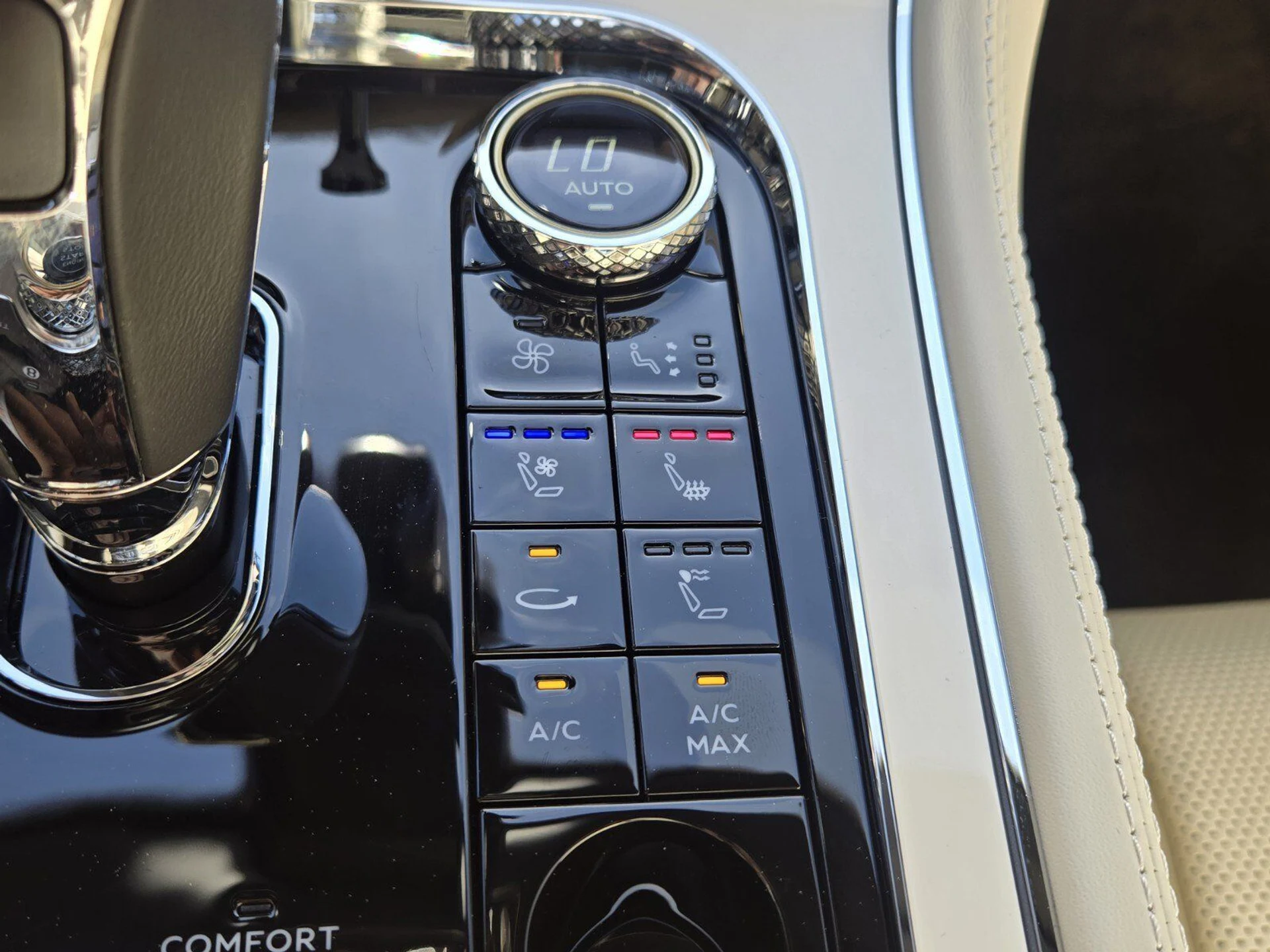 mph050_902232538_b1080b87d05dfb35fb85437201053d07x_49c87af9d6