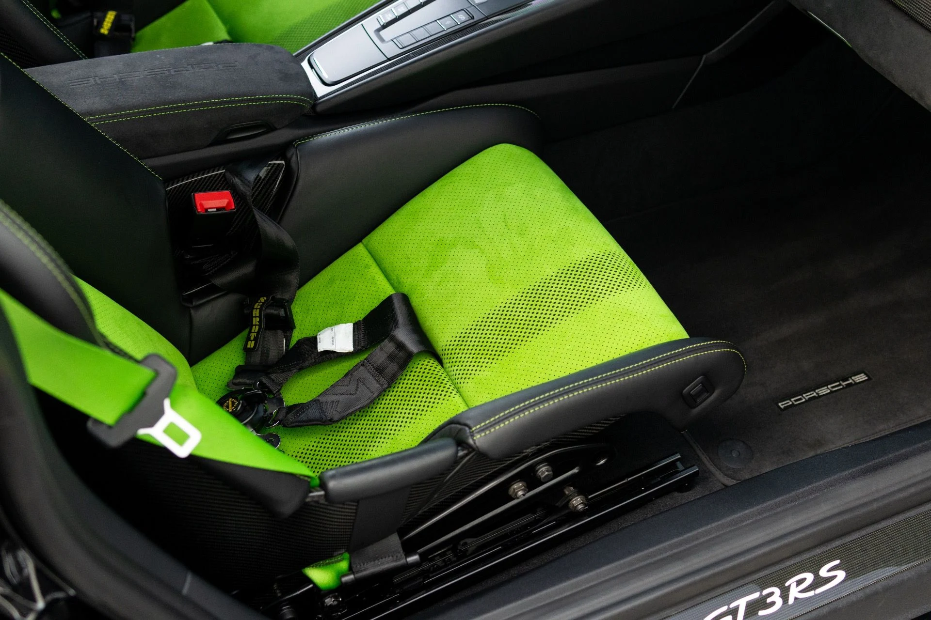 mph050_907544925_Used_2019_Porsche_911_GT_3_RS_1765832445_24ea1cc41d