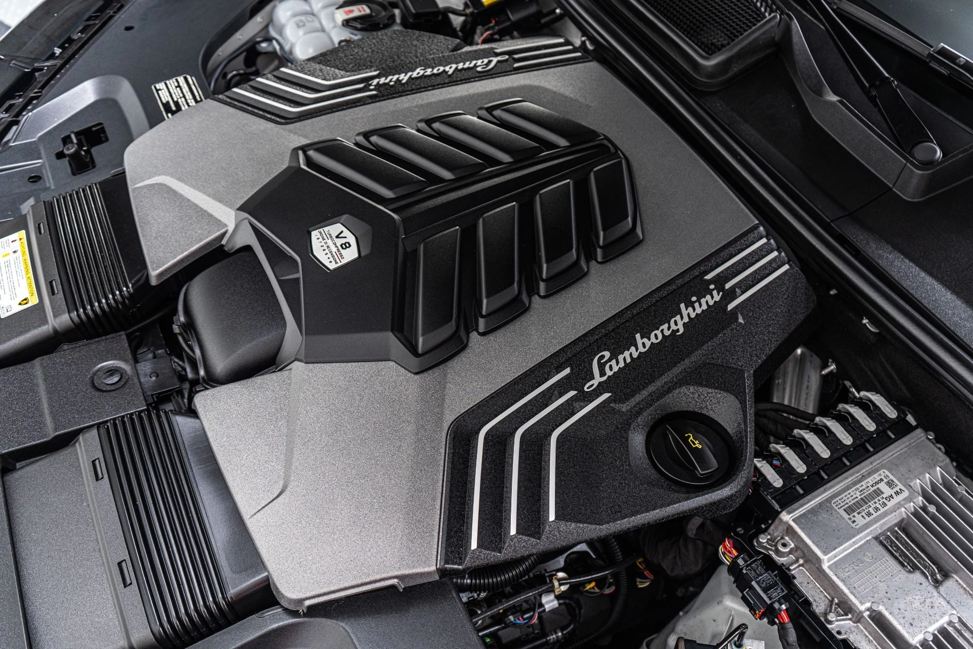 mph050_910702082_Used_2021_Lamborghini_Urus_Bang_and_Olufsen_Audio_Two_Tone_Interior_641_Horsepower_1773860440_808a4bff86