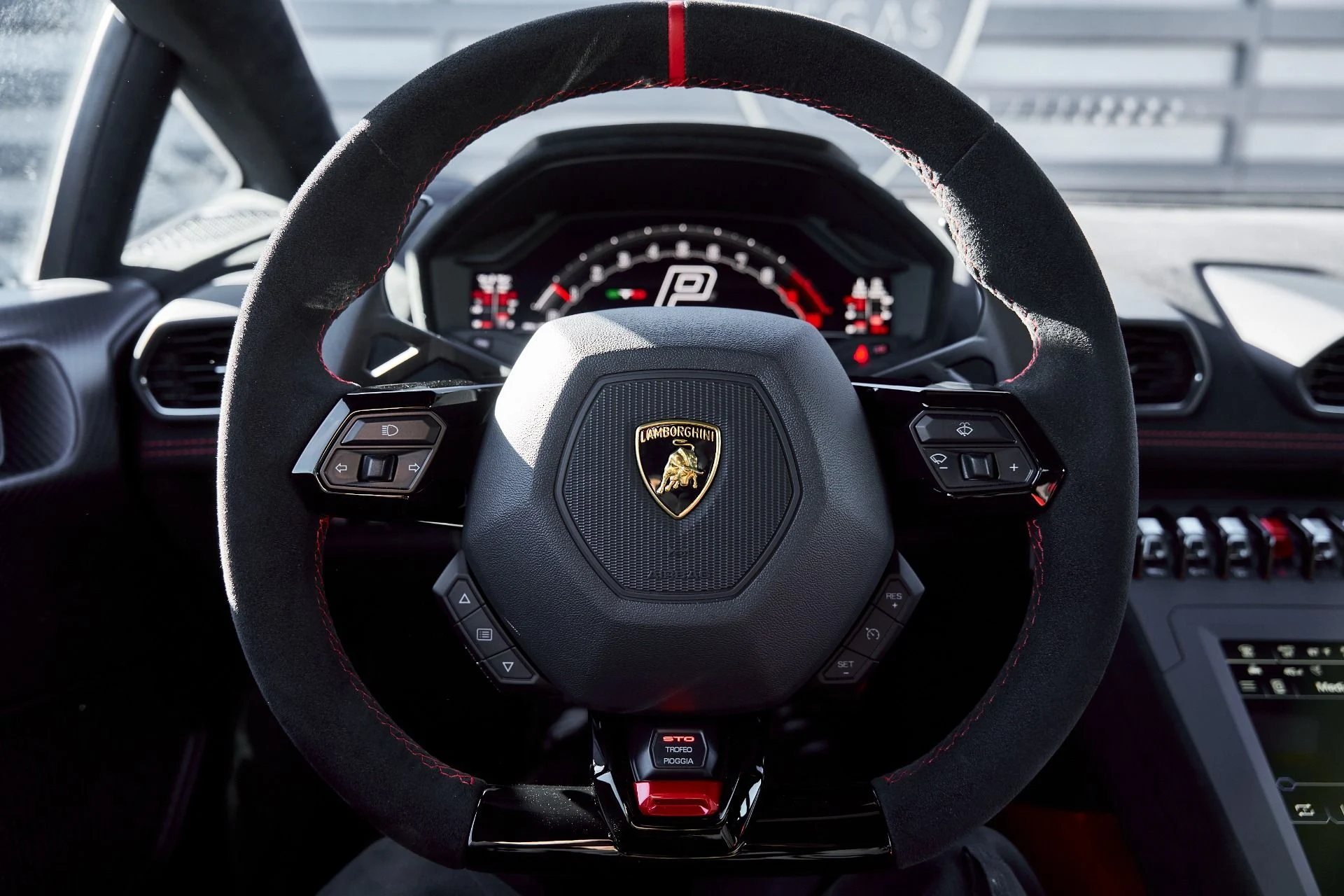 mph050_924595723_Used_2024_Lamborghini_Huracan_STO_1768271456_22b03372b4