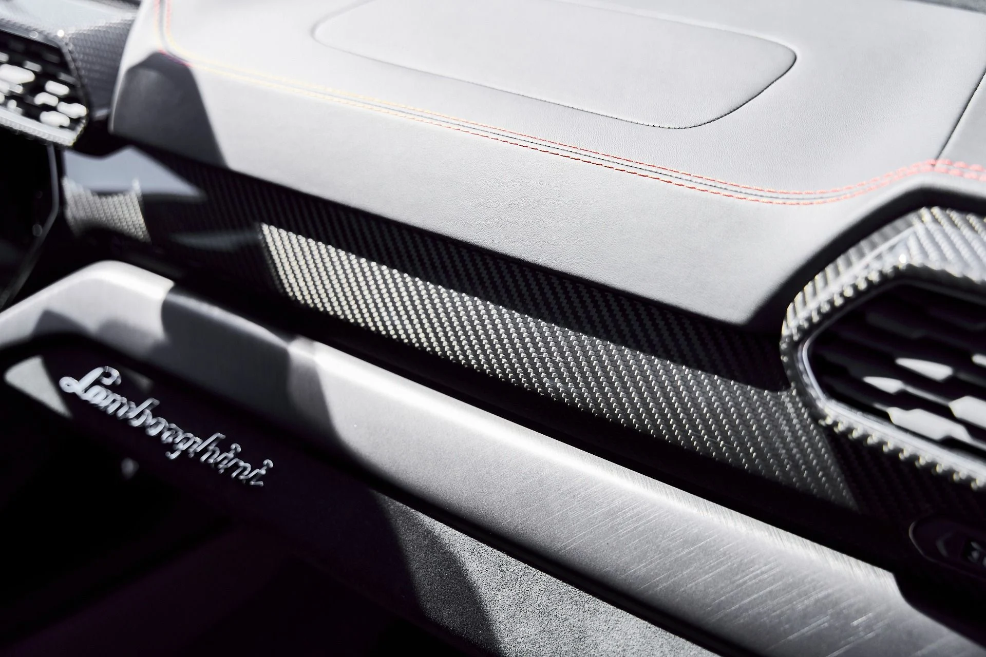 mph050_926216586_Used_2024_Lamborghini_Urus_Performante_1773968311_426157647a