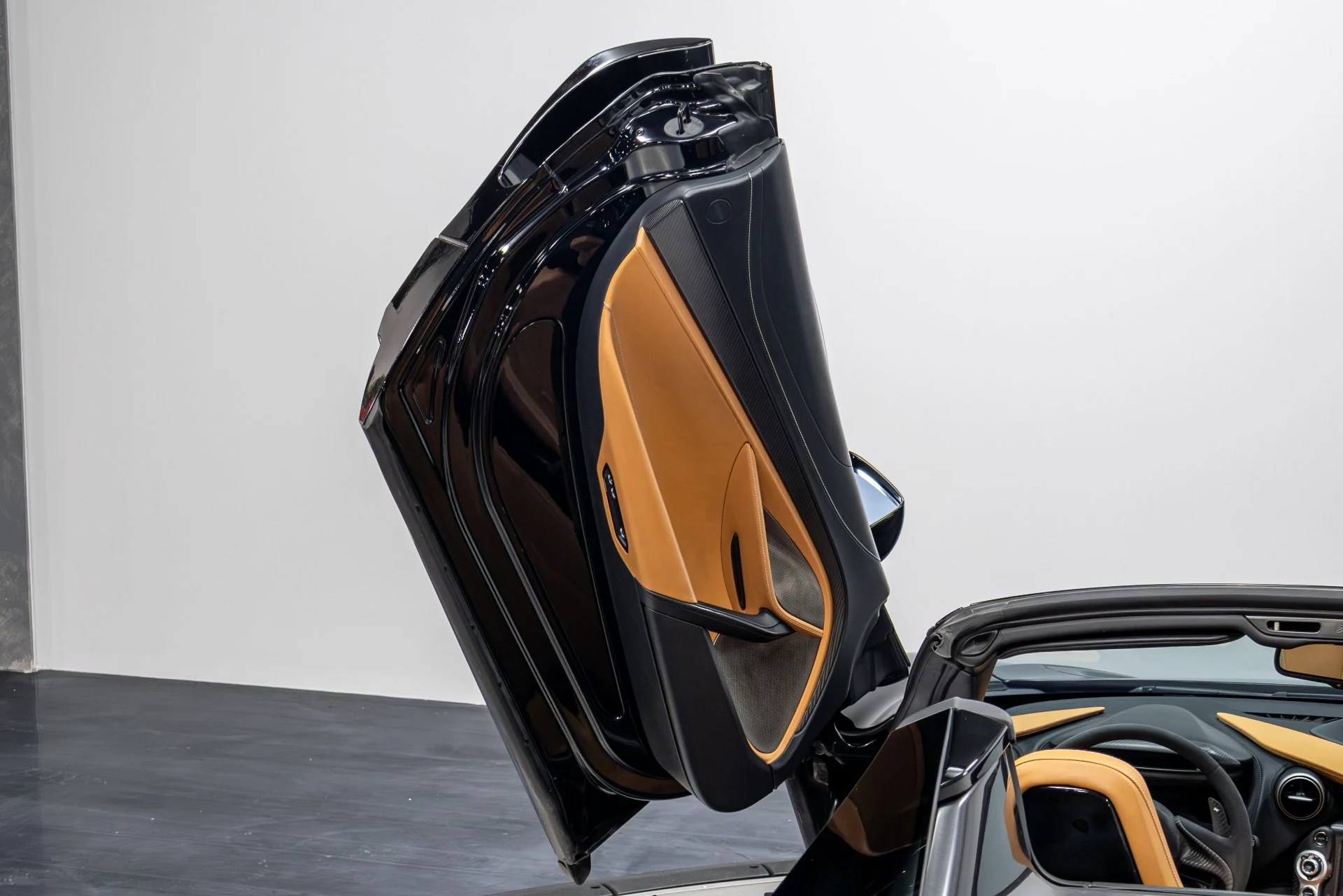 mph050_933689420_Used_2019_Mc_Laren_720_S_Luxury_1770250296_e452470dc2