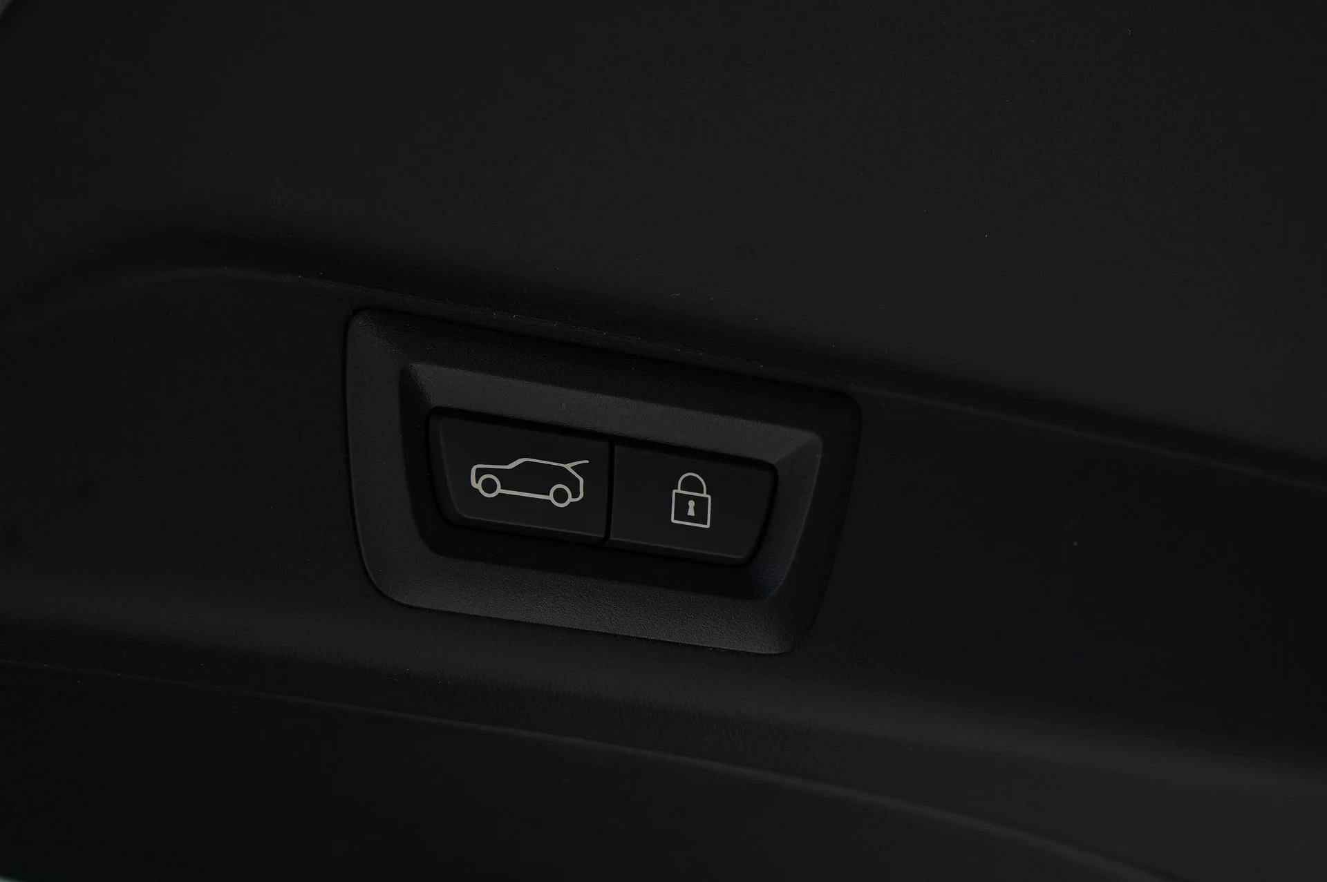 mph050_93374051_Hi_Tech_Luxury_Imports_LLC_SLA_13_HA_06_TU_234902_image_50_2594a13e56
