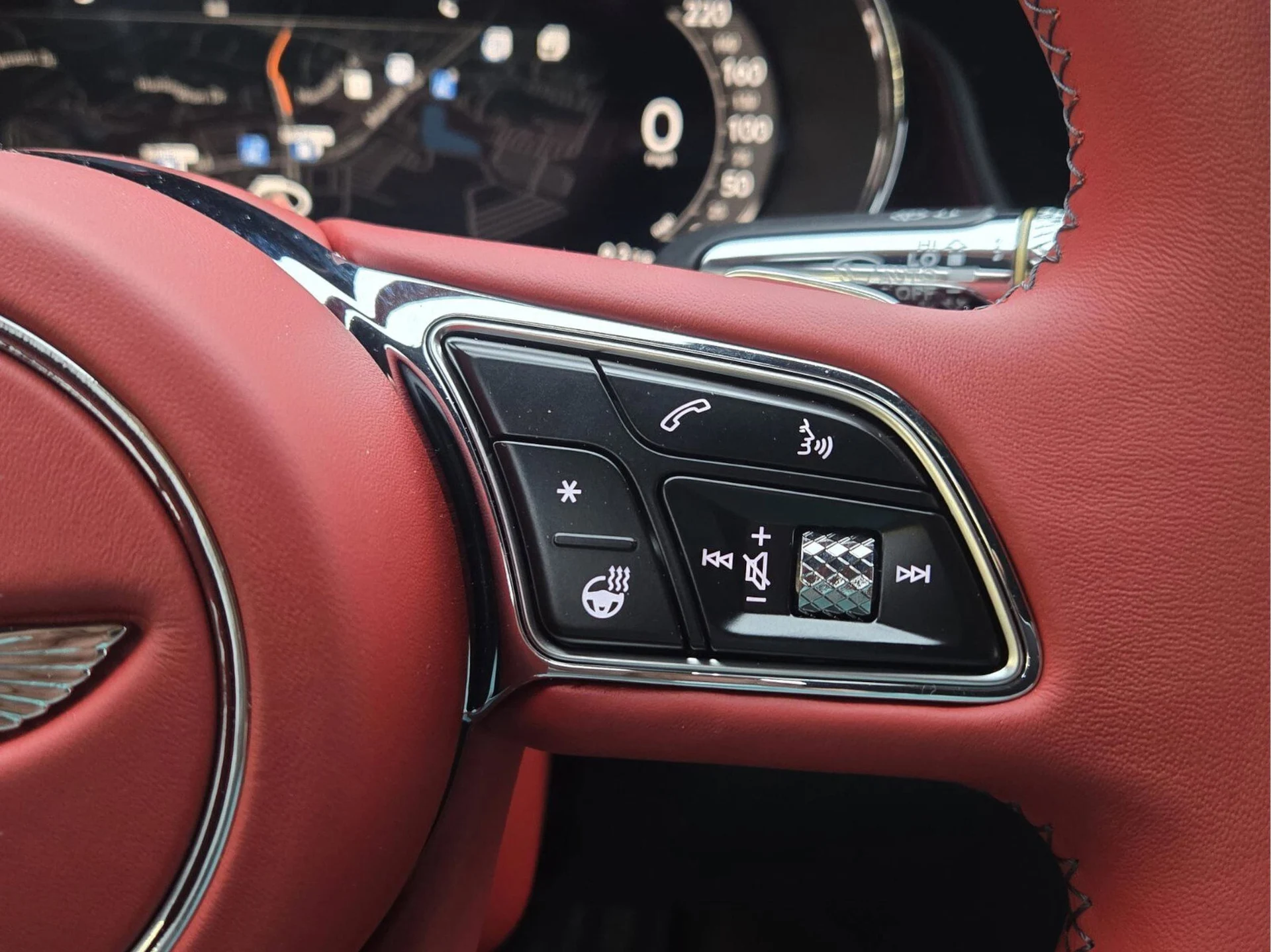 mph050_934787558_f07725fb571d0b012f6c1a44818c1d8fx_5d934c2e43