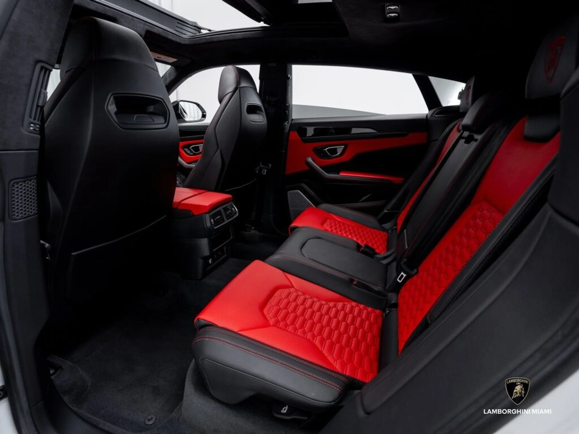 mph050_94389779_7d9d04eb4e350bd2a898e1aa9930c3f0_6bbb79c00a