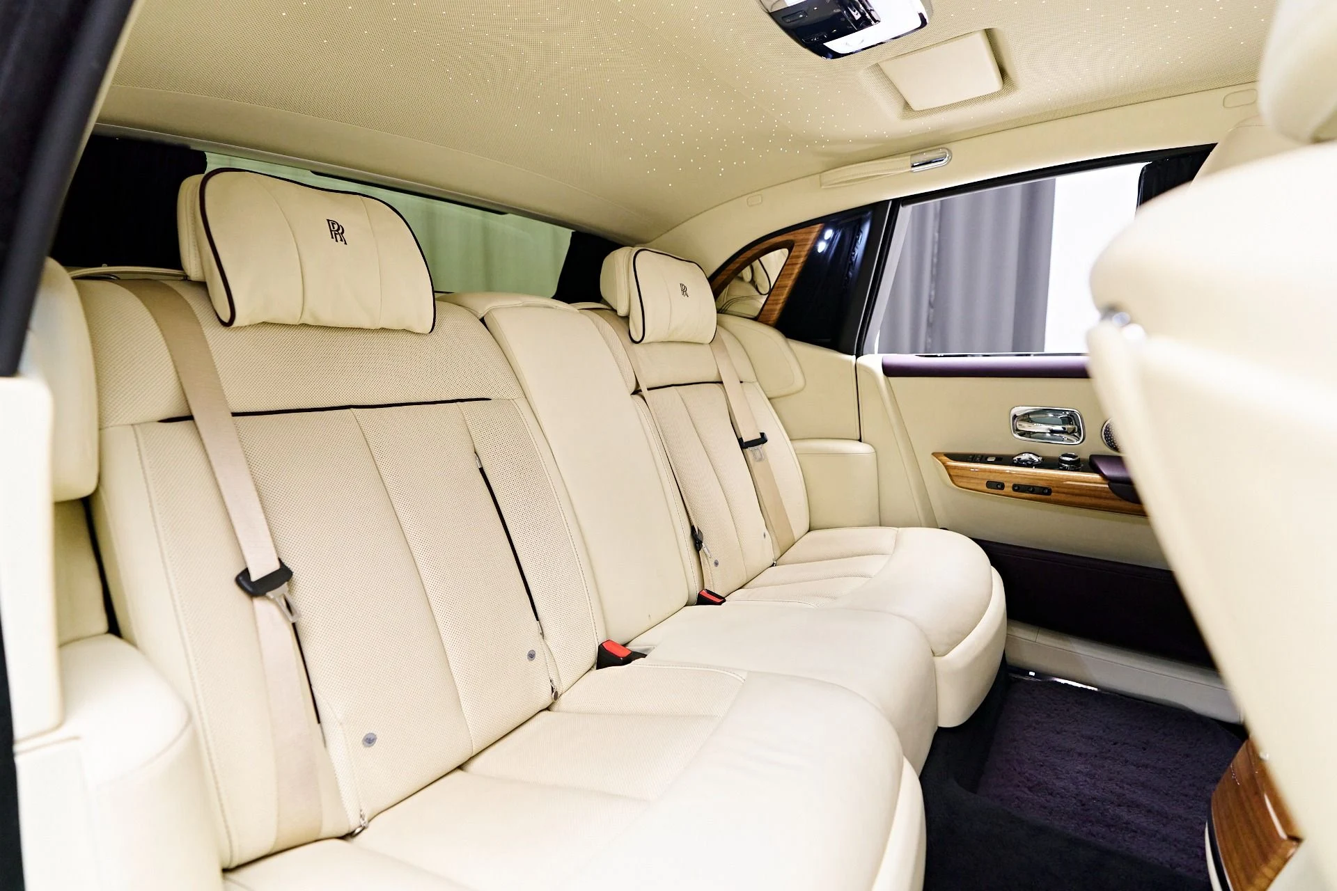 mph050_947113166_Used_2019_Rolls_Royce_Phantom_Base_1747772635_afc83775eb