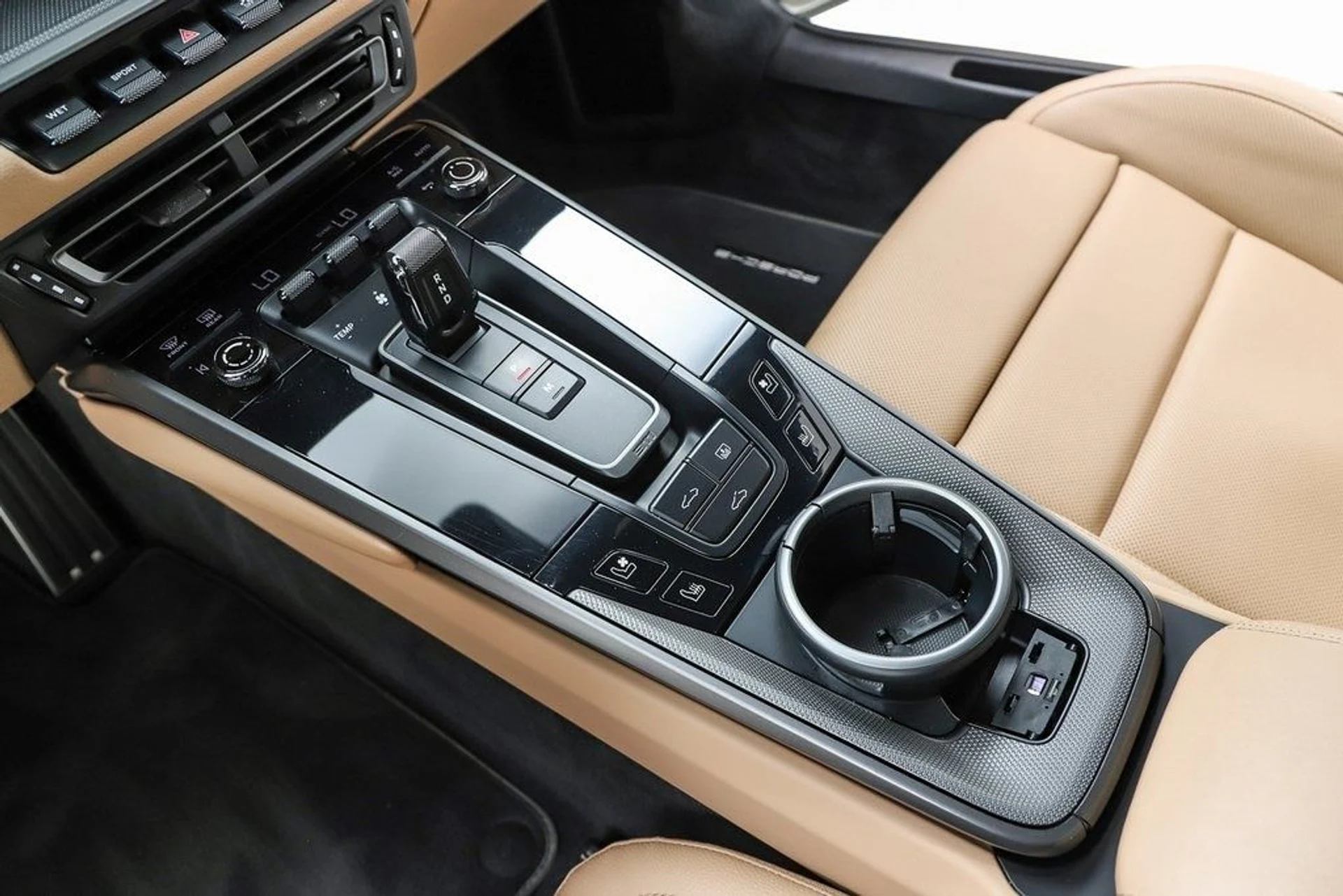 mph050_962523498_6076757a567d66ec171beb7dbc316e5ex_1a4b7a4fda