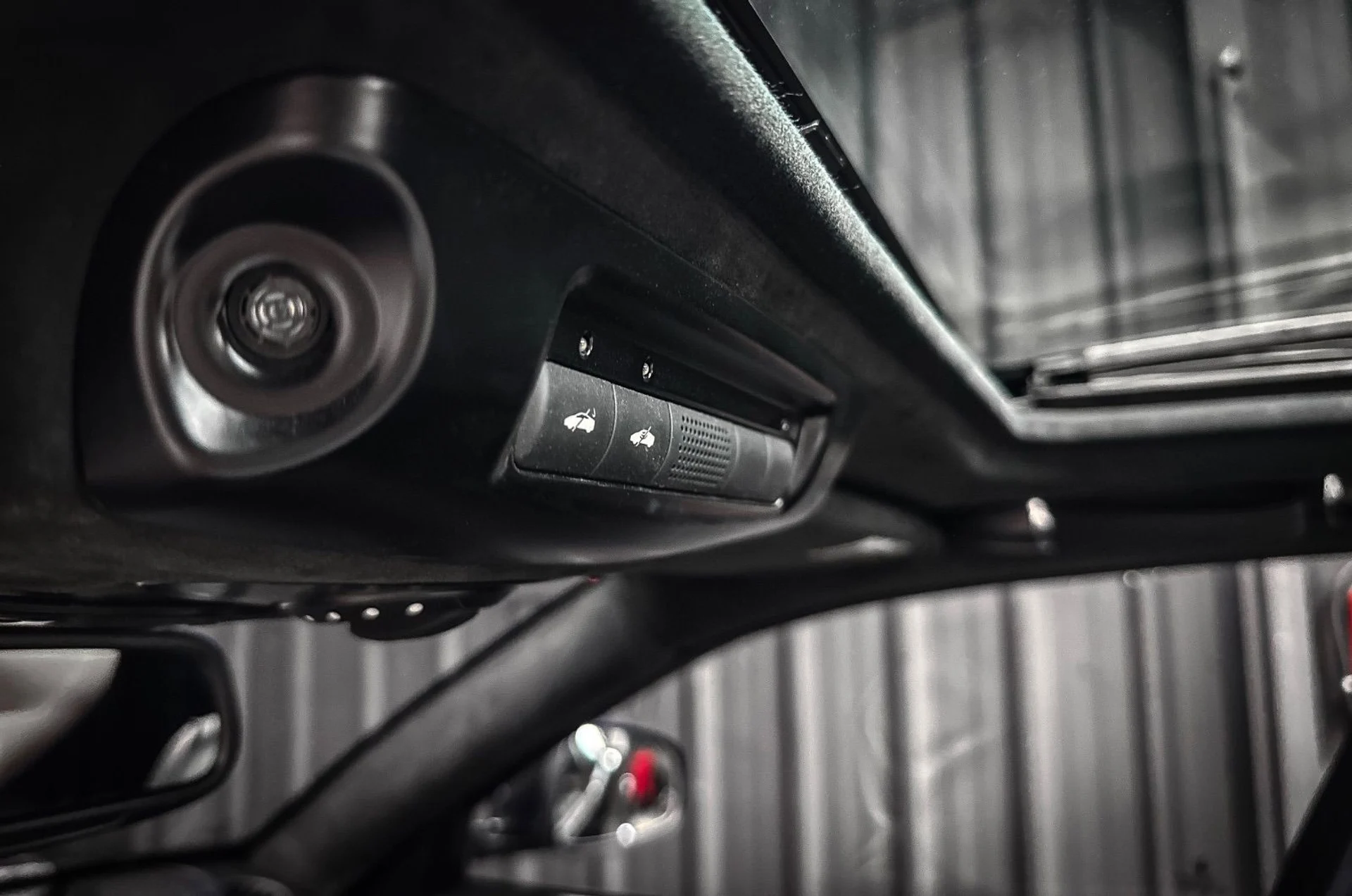 mph050_963937970_36879351_05873_2011_maserati_quattroporte_040_75906c6a8c