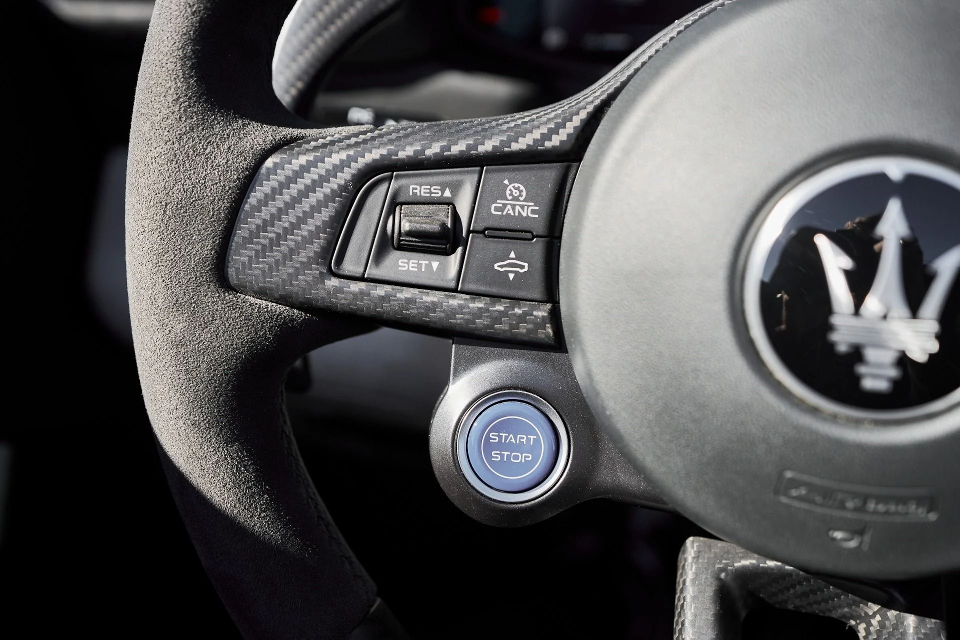 mph050_987356292_Used_2023_Maserati_MC_20_Cielo_1761946944_b577d4be00