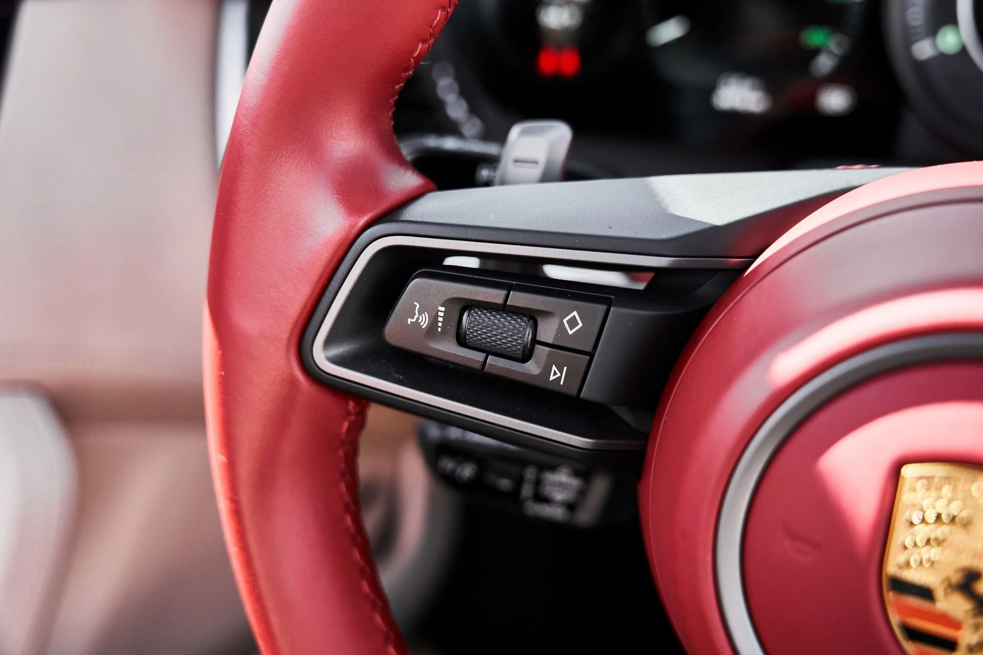 mph051_1001483977_Used_2021_Porsche_911_Targa_4_S_1774544094_2d2990a696