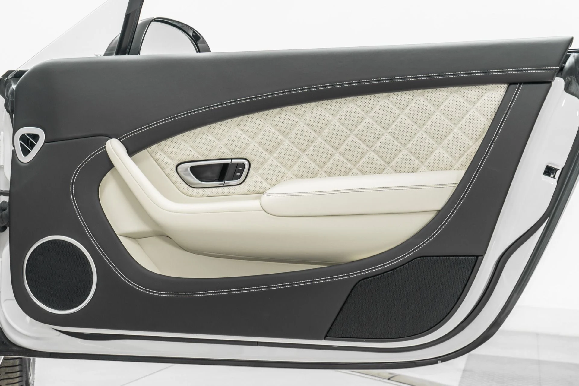 mph051_1011476229_Used_2016_Bentley_Continental_GT_V8_S_Convertible_1772485417_aab1d1ee3c