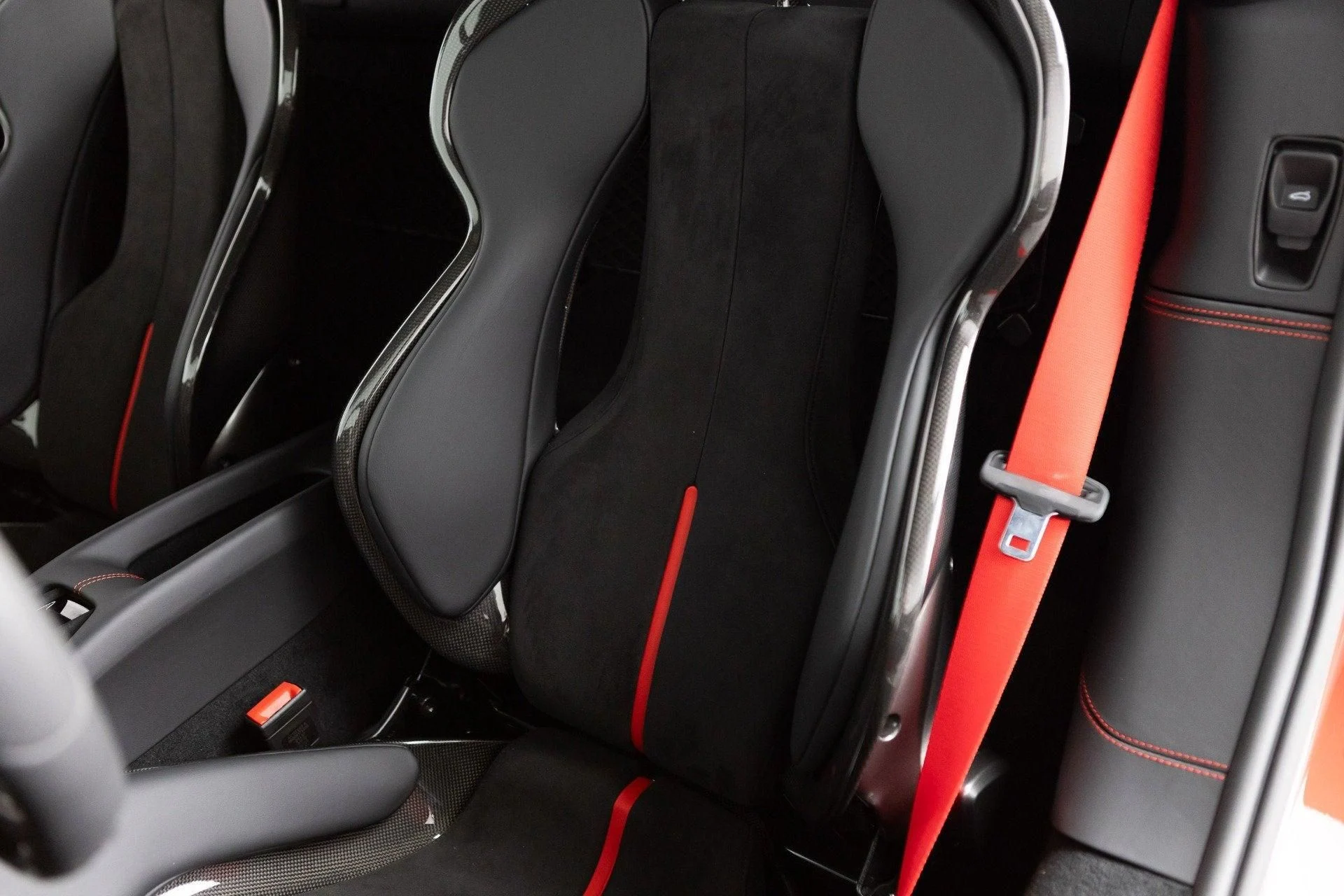 mph051_1027531187_Used_2026_Ferrari_296_GTB_1778334366_f40f395f1a