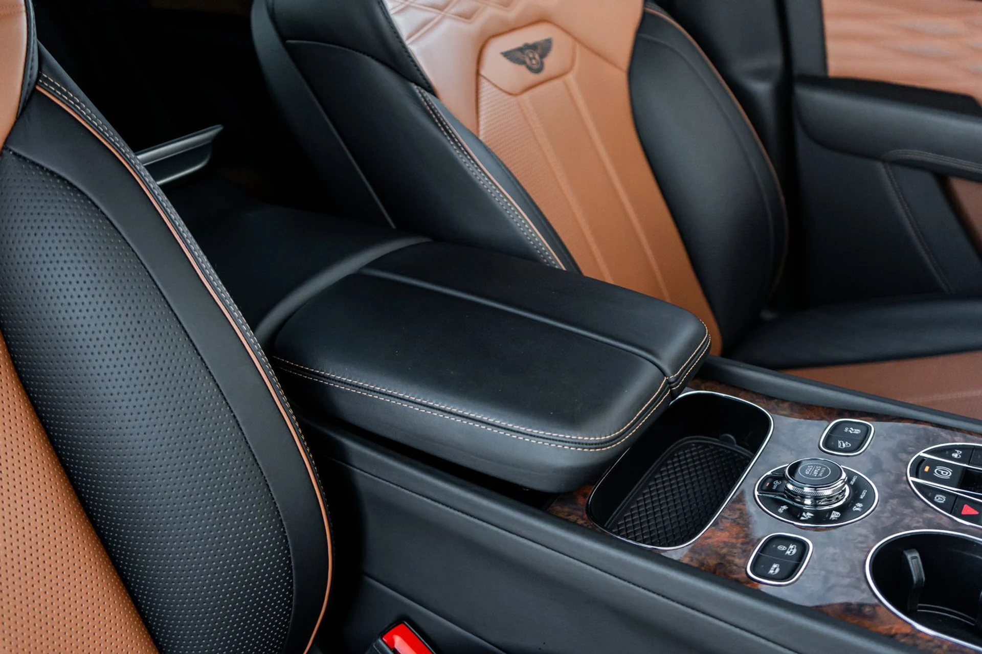 mph051_1038783889_2b3a6ef5_1b90_467d_9bae_eb3398bfe86e_d6400fe33b