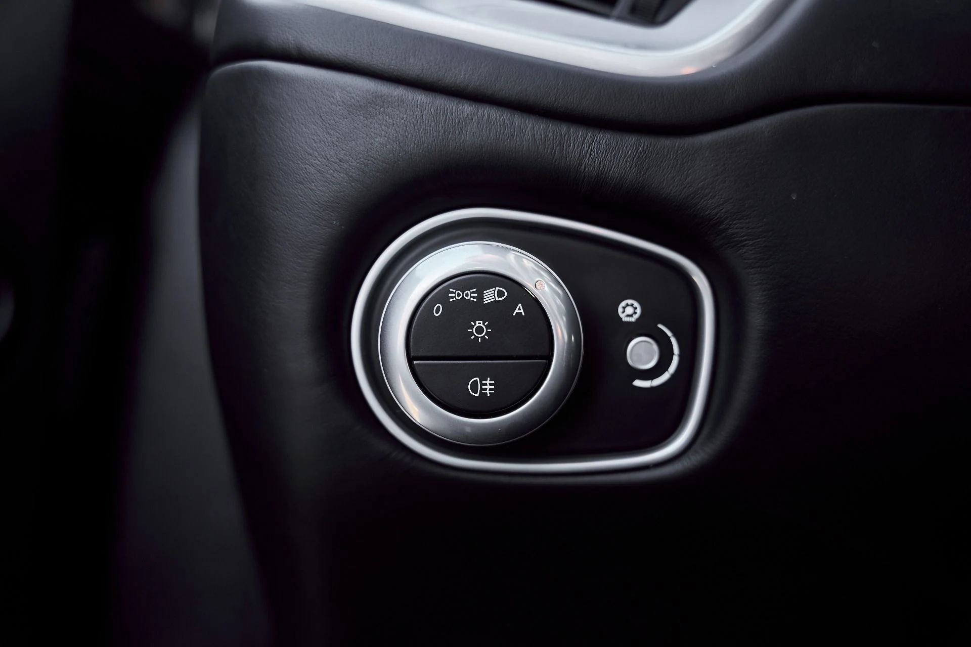 mph051_1066741546_Used_2014_Aston_Martin_Vanquish_V12_1773193821_dd588405ab