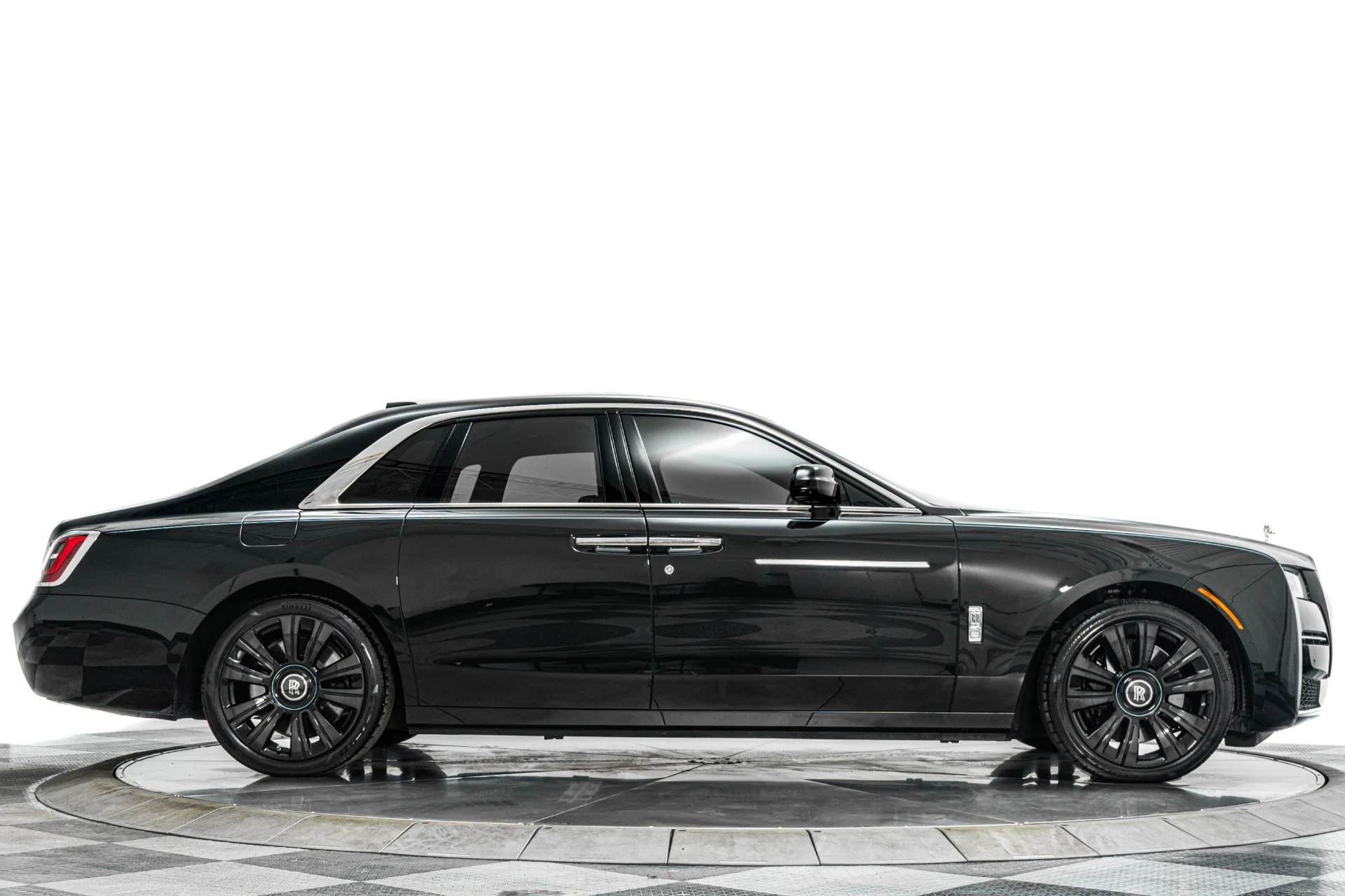 mph051_1082243959_Used_2022_Rolls_Royce_Ghost_The_Ghost_Package_Turquoise_Accents_Illuminated_Fascia_1774388734_f3f5af03f8