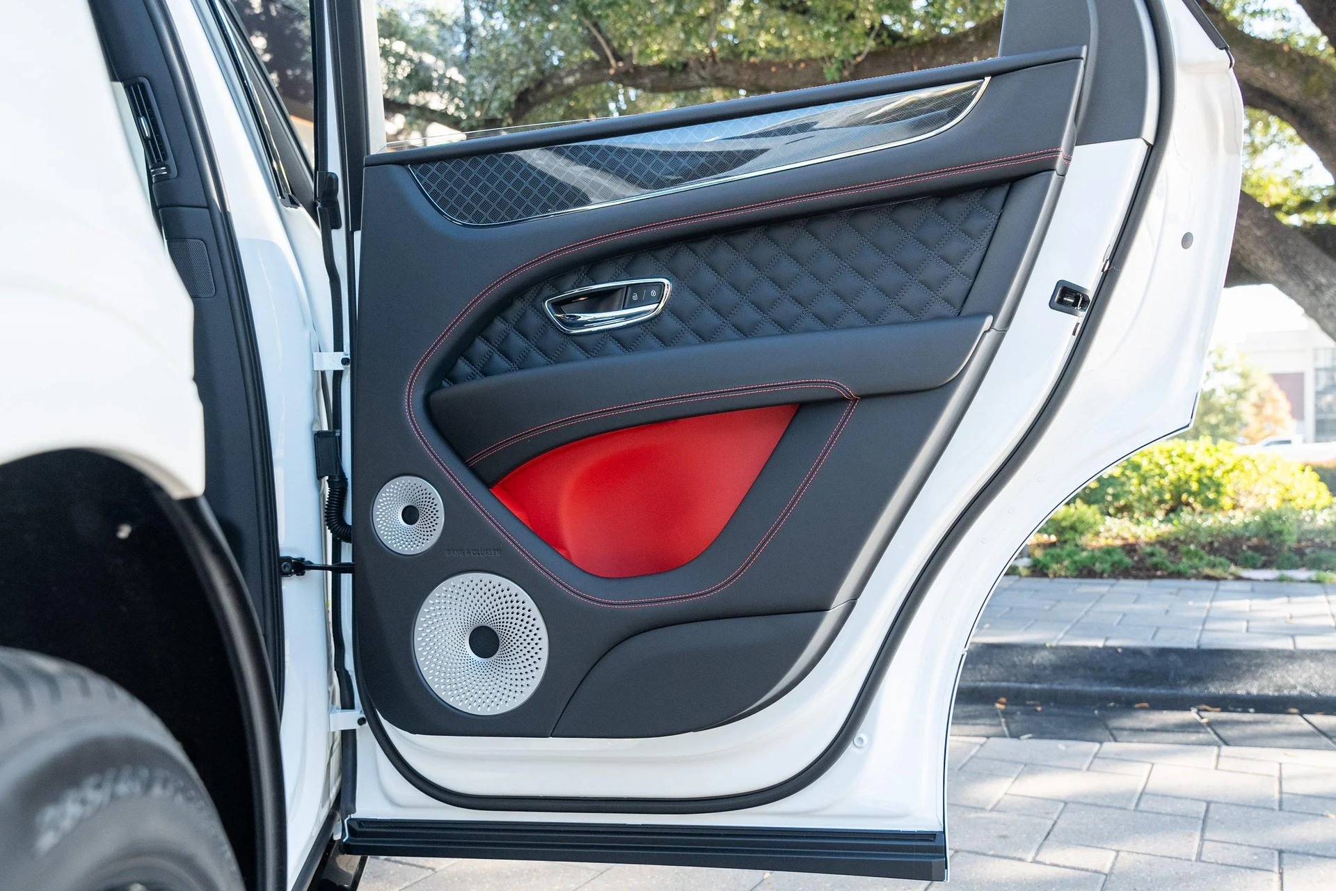 mph051_1120172002_389622357_677365312b7a94b33fd419fe_979f7faa7e