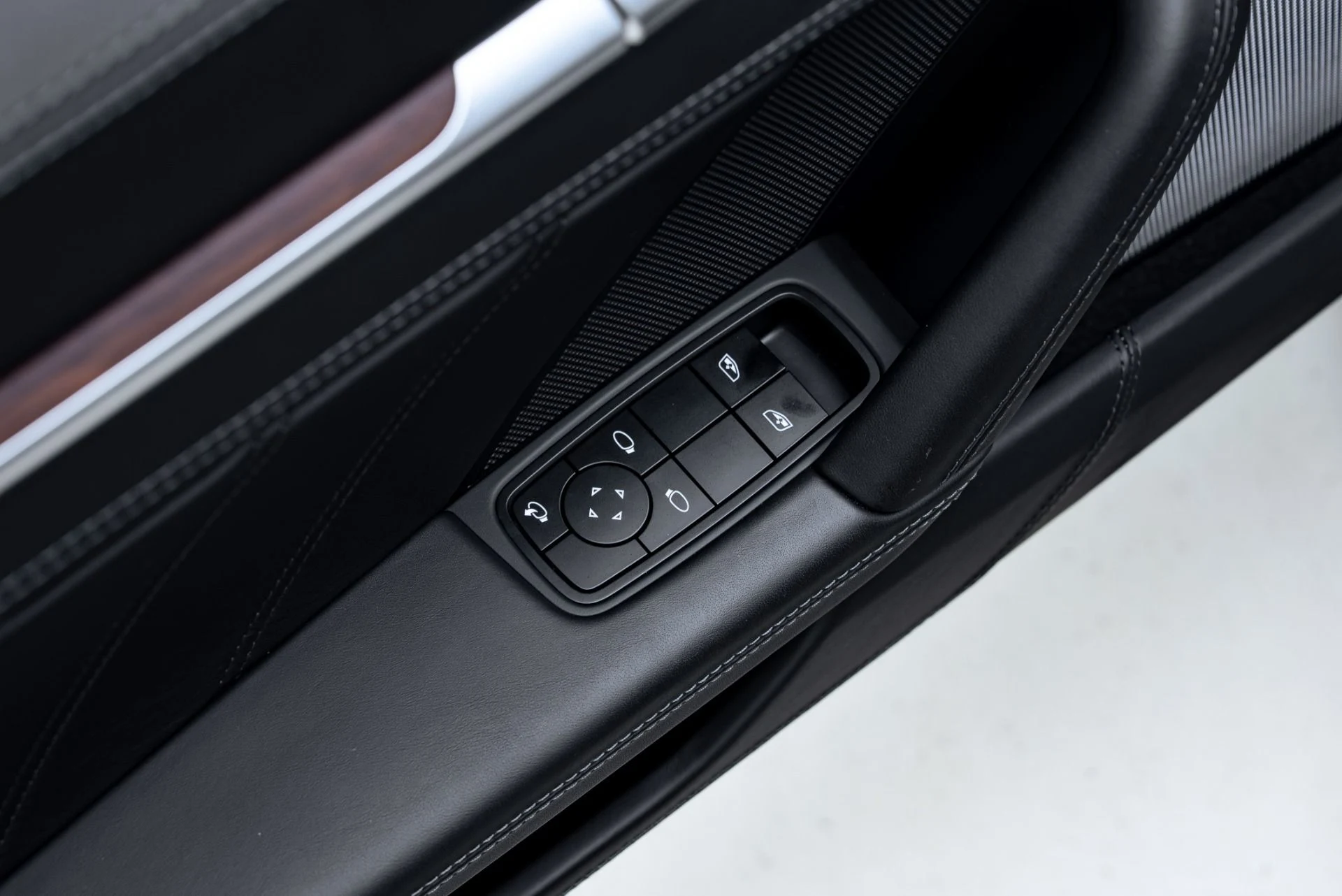 mph051_1120852012_Used_2023_Porsche_911_Sport_Classic_1776441930_0cbe195b75