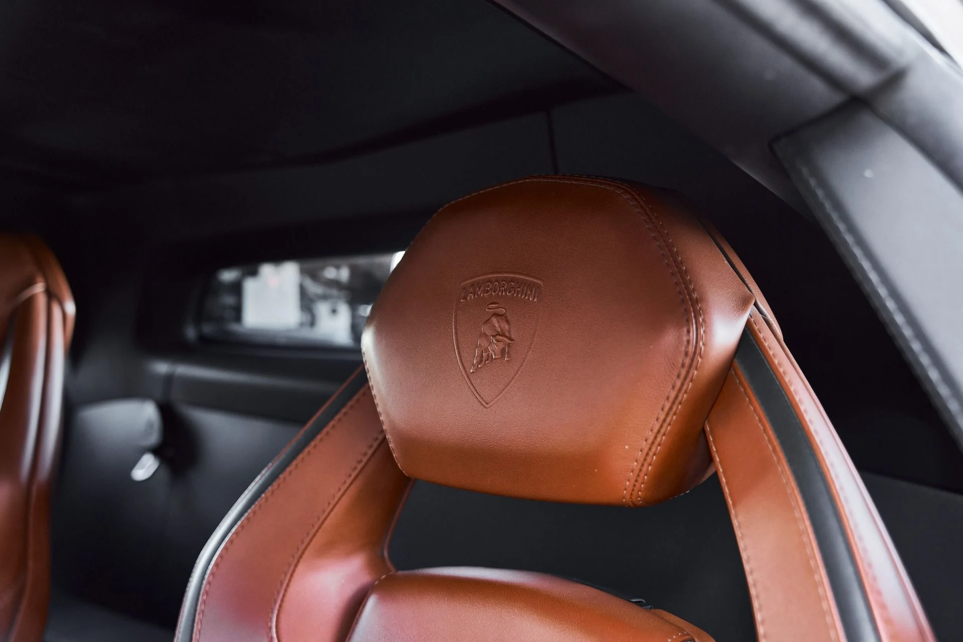 mph051_1129952915_Used_2018_Lamborghini_Aventador_S_Base_1773191863_8087db44d5