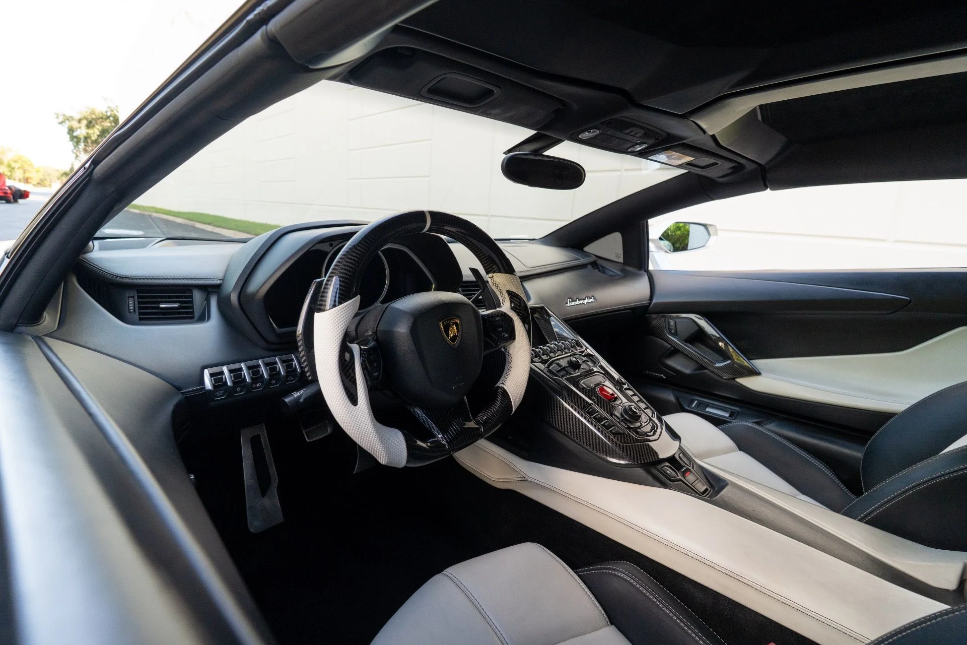 mph051_1151832962_Used_2015_Lamborghini_Aventador_LP_700_4_1755636746_698b24a8ba