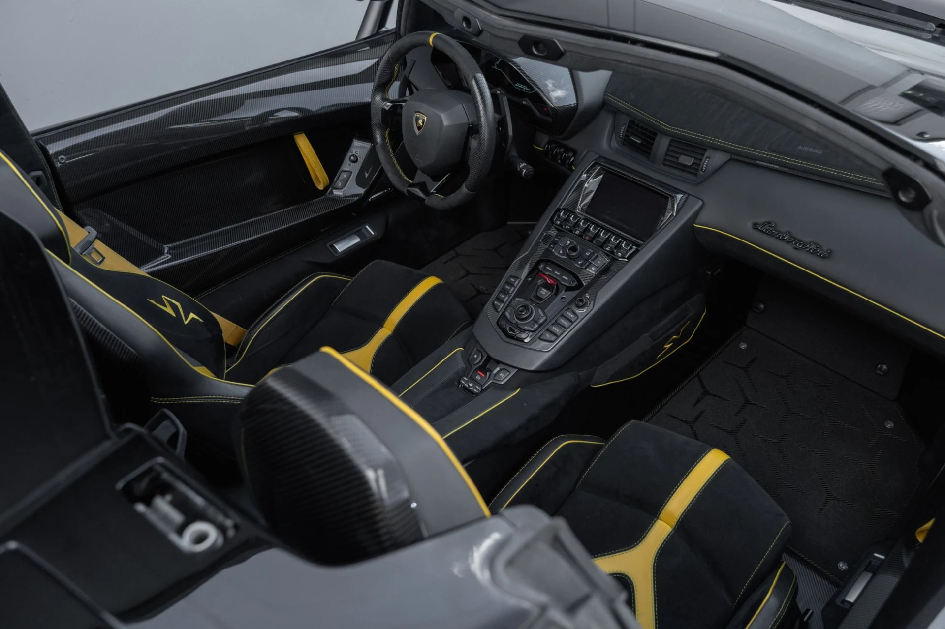mph051_1156823574_Used_2016_Lamborghini_Aventador_LP_750_4_SV_1759528221_c195c9be37