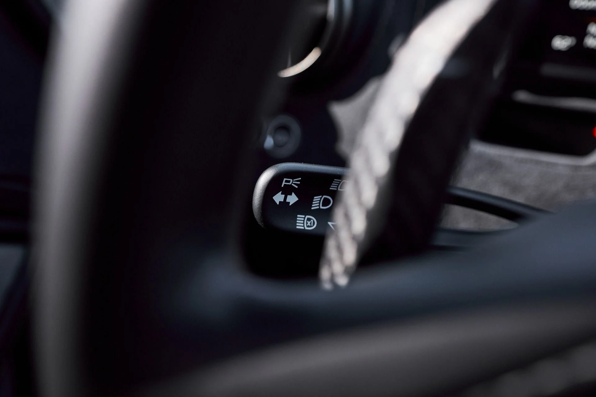 mph051_1157477776_Used_2018_Mc_Laren_720_S_Performance_1764955146_ed83d2fa96