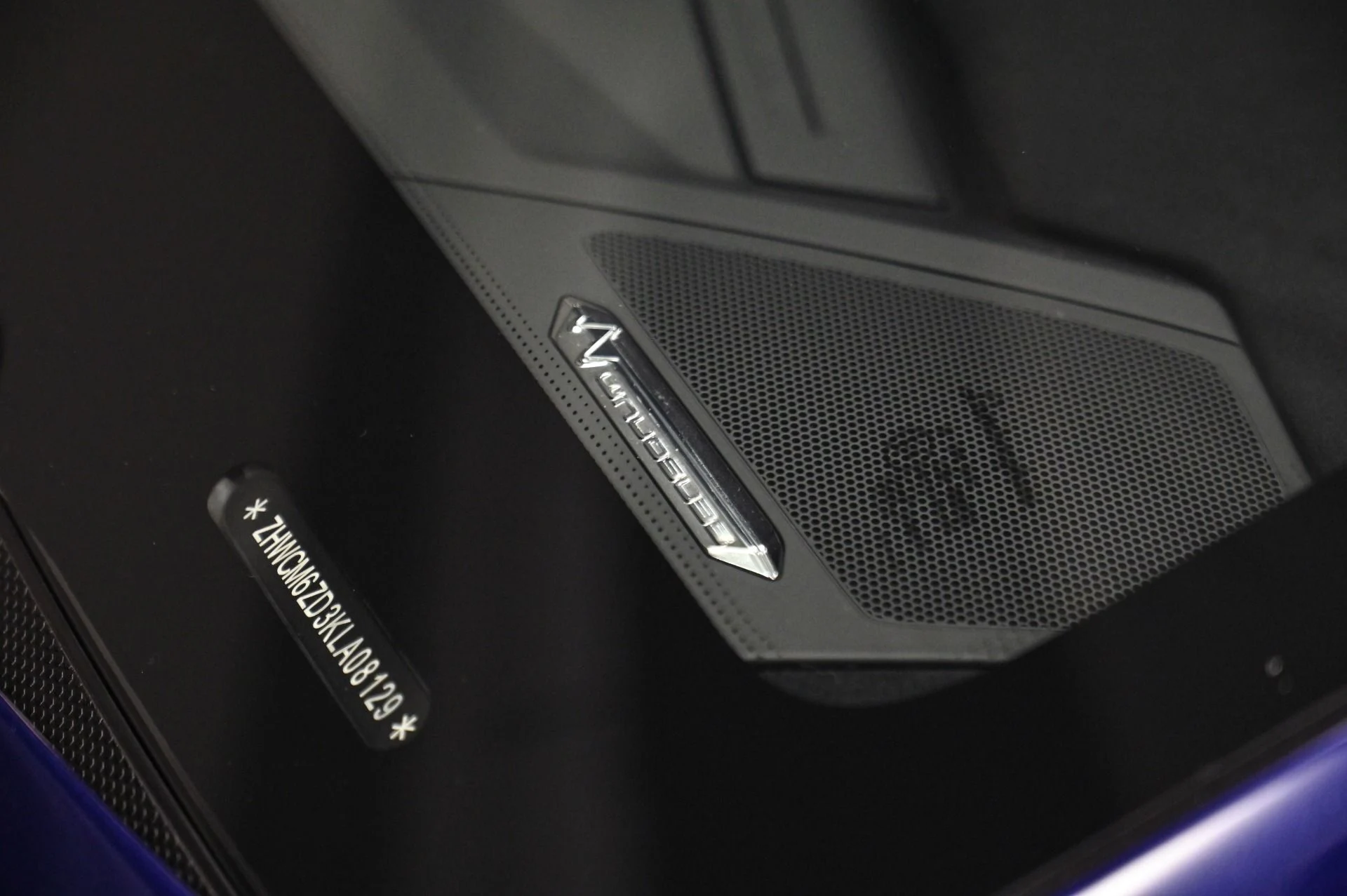 mph051_1159271522_Used_2019_Lamborghini_Aventador_SVJ_1760550459_3bcb0b433e