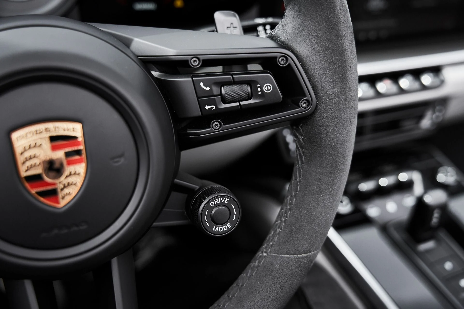 mph051_1177717892_Used_2024_Porsche_911_Turbo_S_1774923341_db95c71870